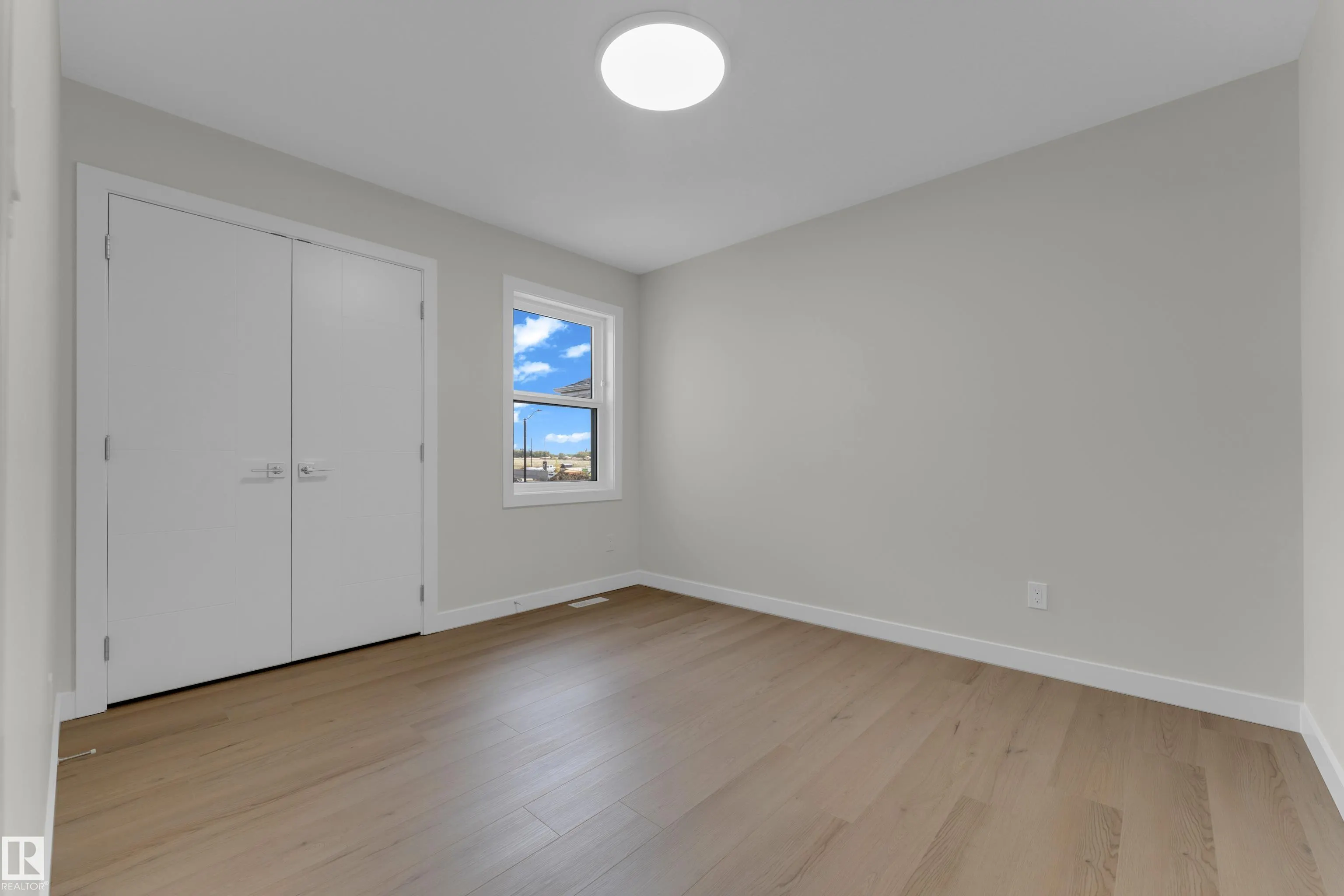3816 39 St