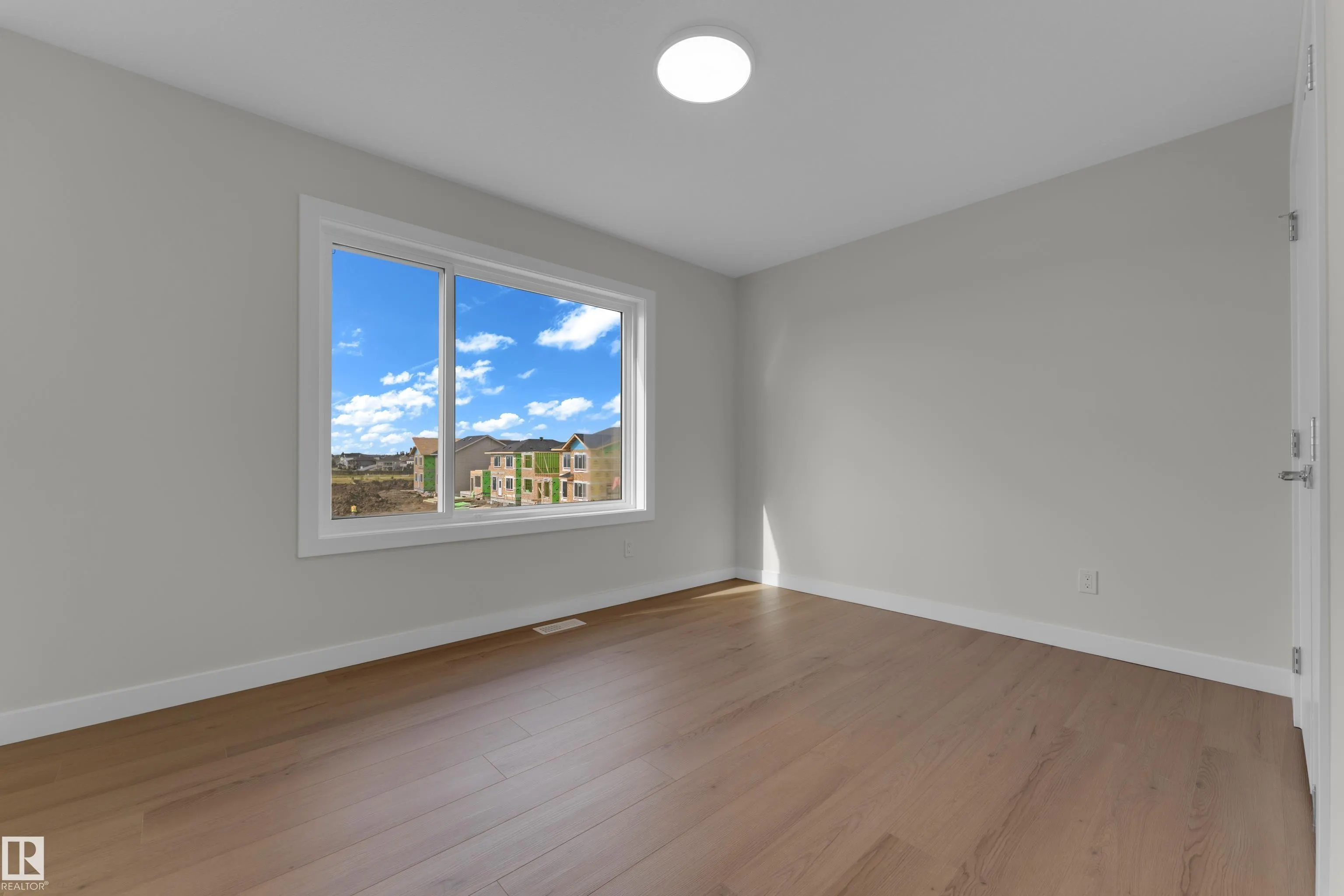 3816 39 St