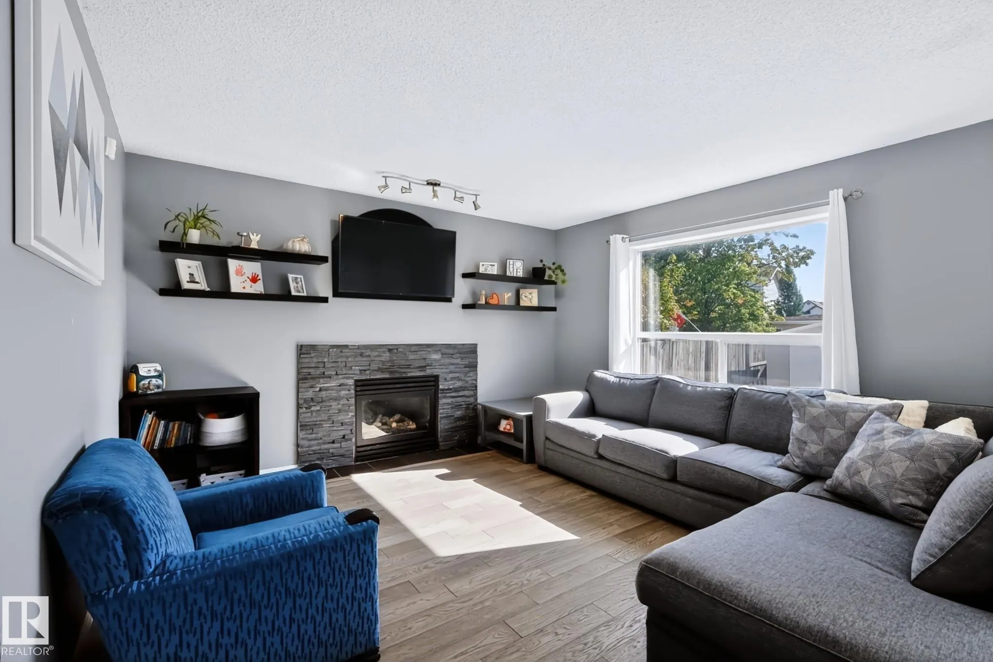 605 FORREST Drive