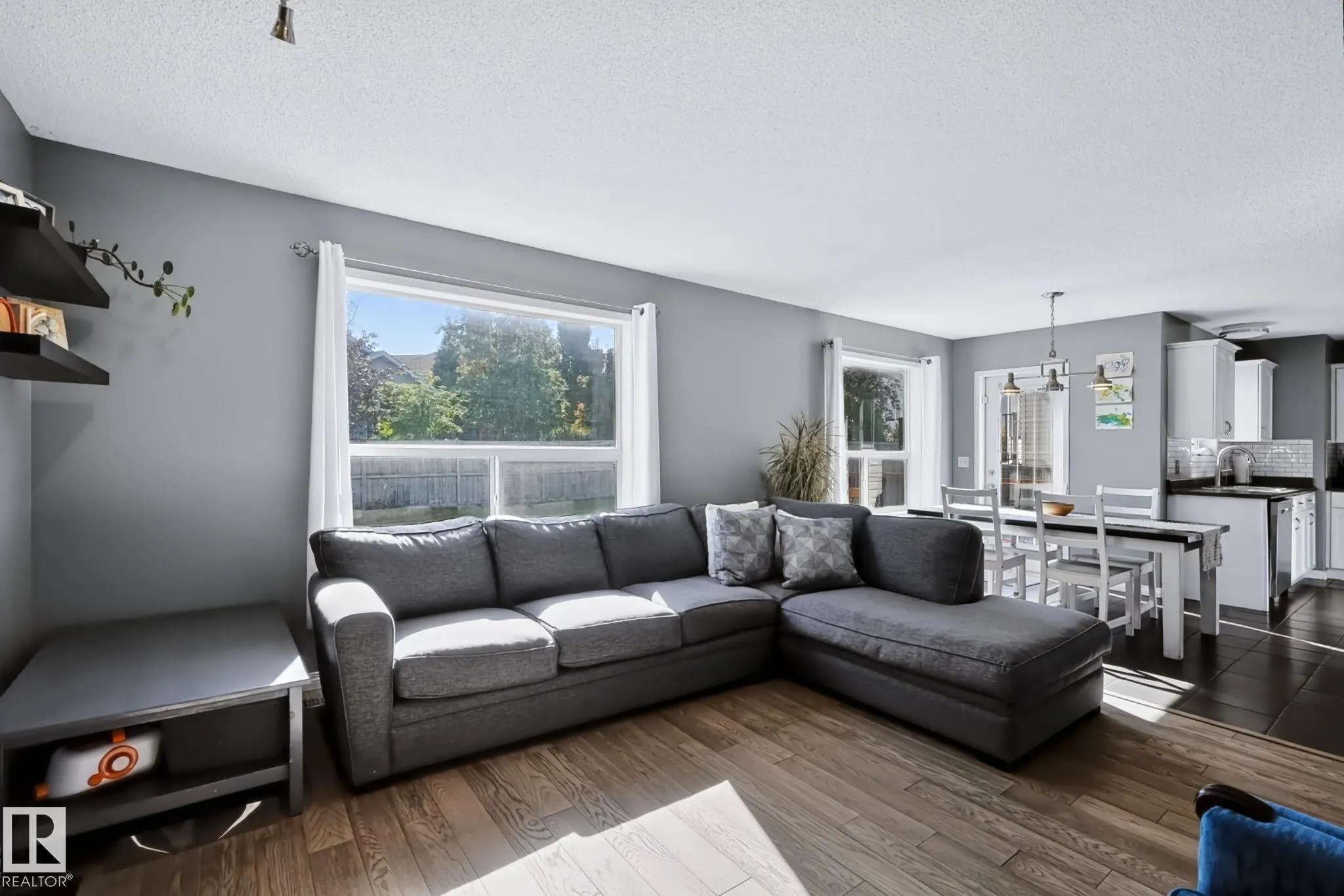 605 FORREST Drive