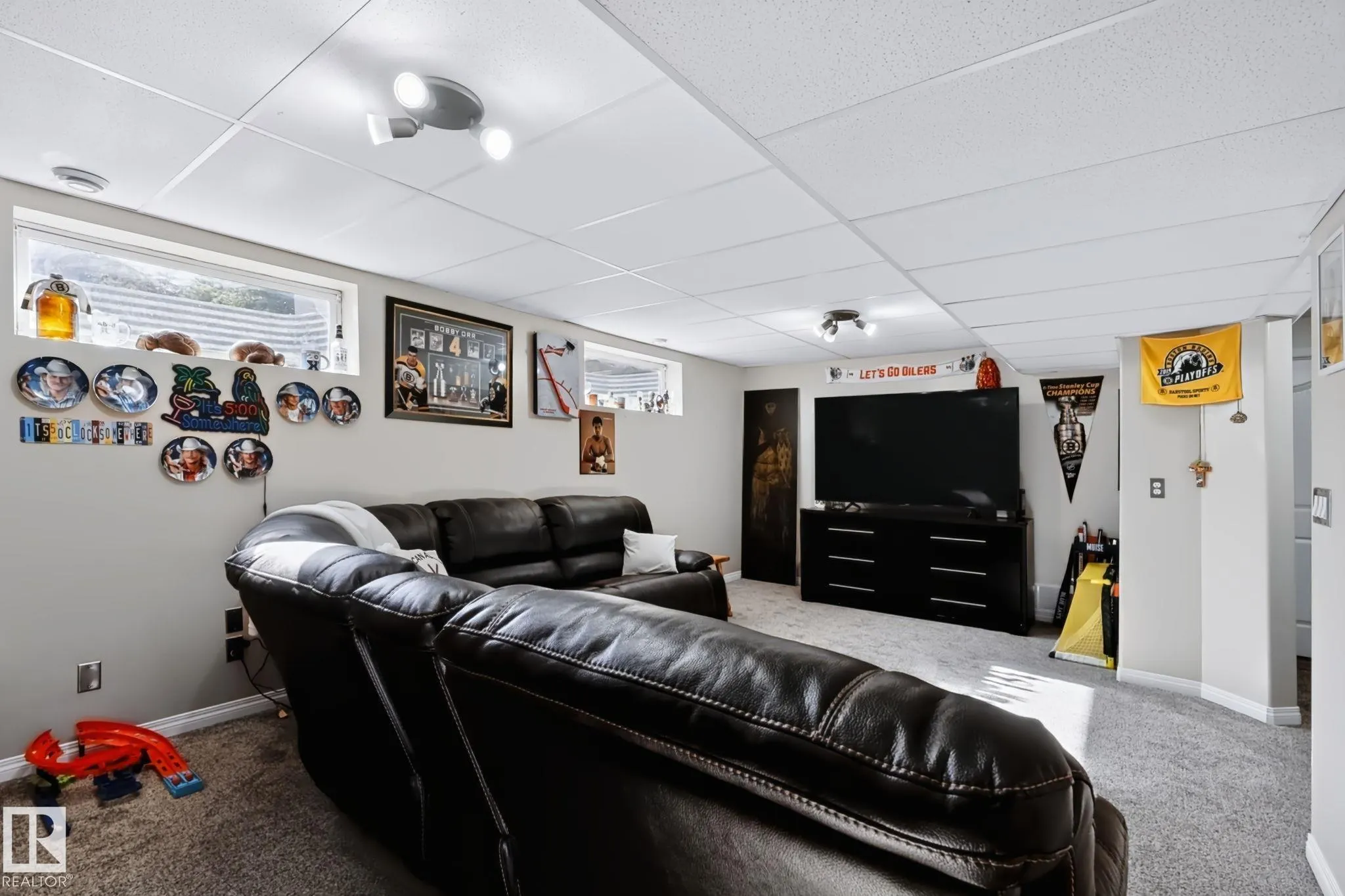 605 FORREST Drive
