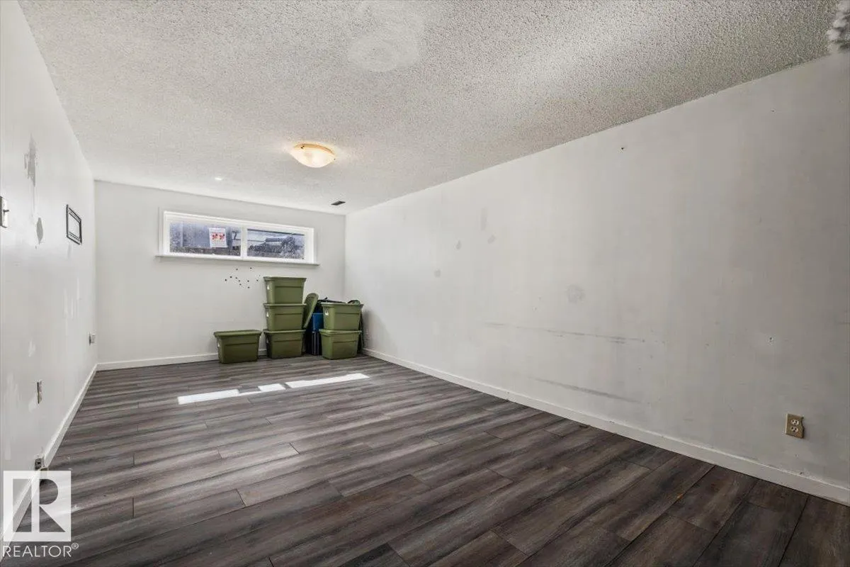 329 WARWICK Road