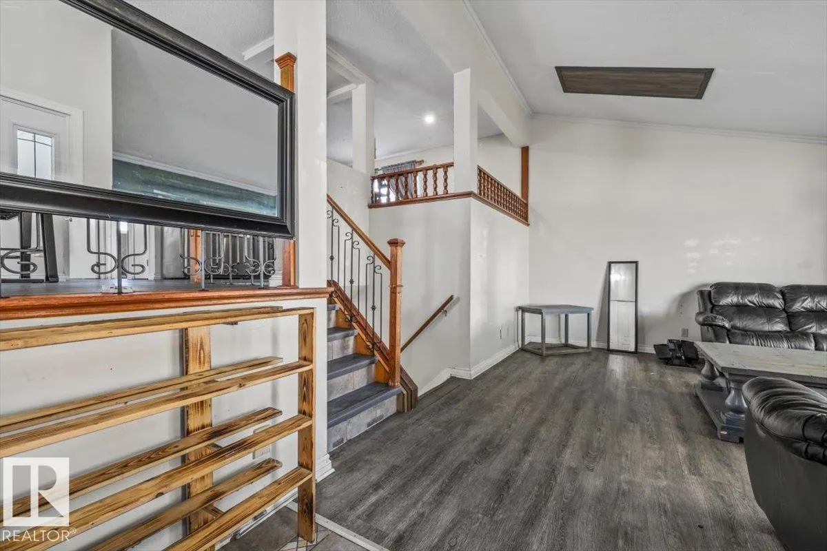 329 WARWICK Road
