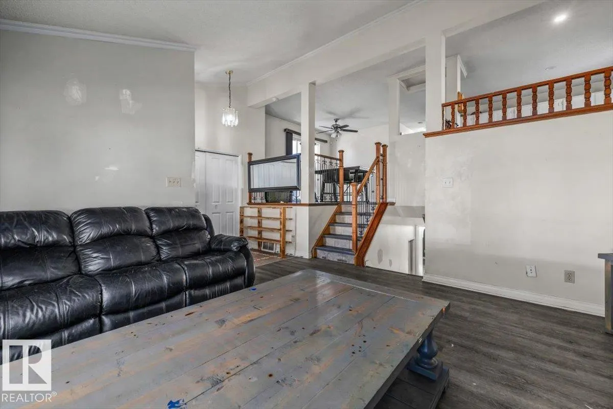 329 WARWICK Road