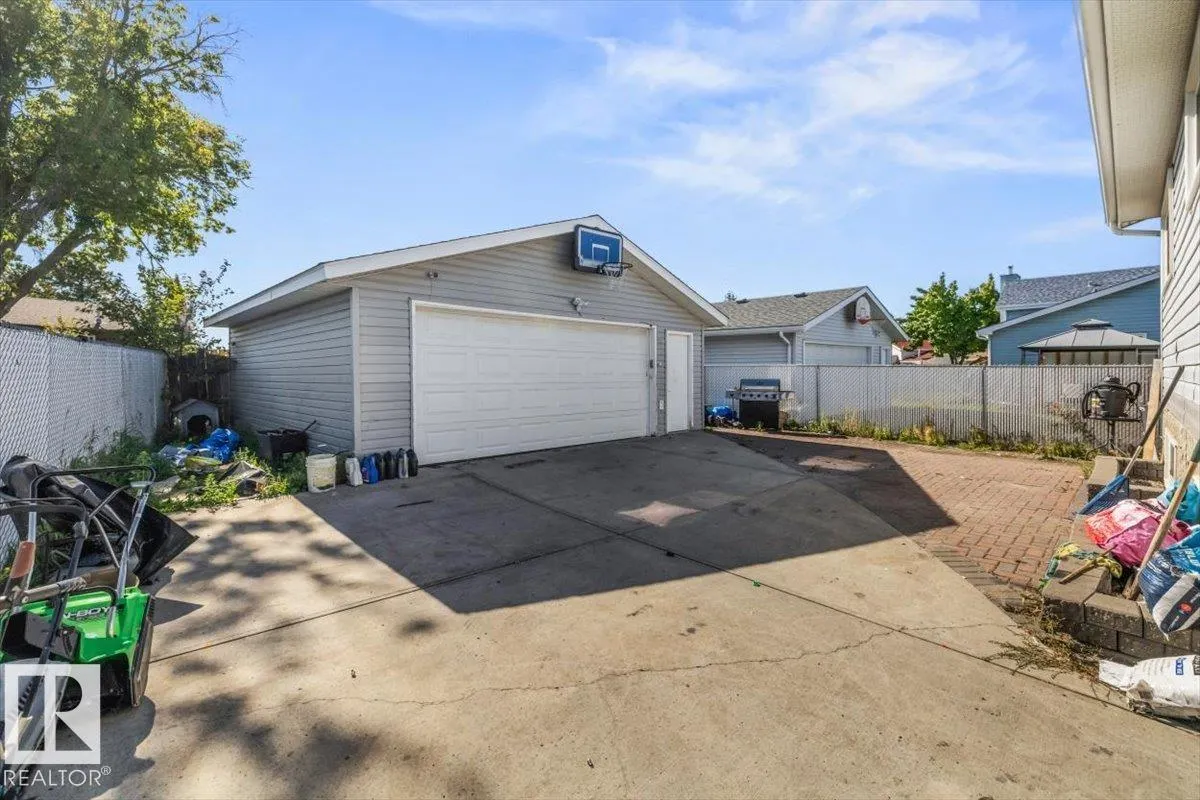 329 WARWICK Road