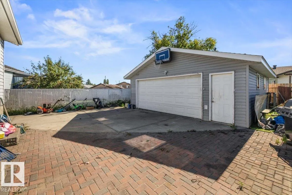 329 WARWICK Road