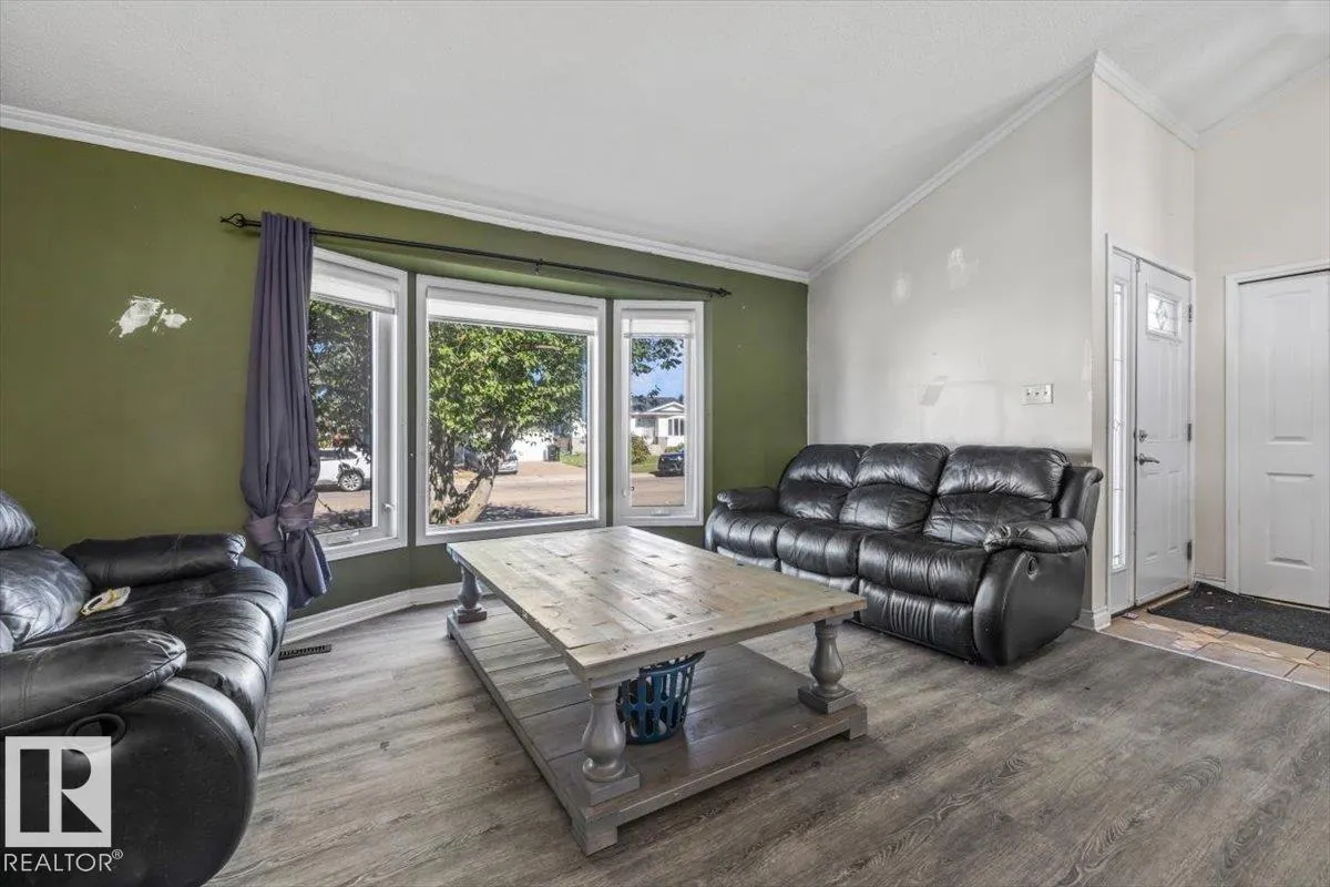 329 WARWICK Road