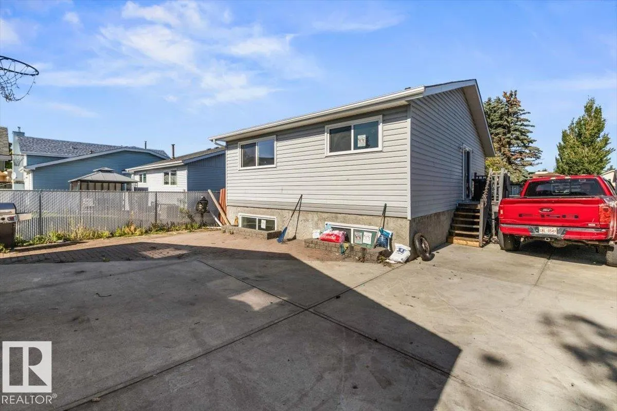 329 WARWICK Road