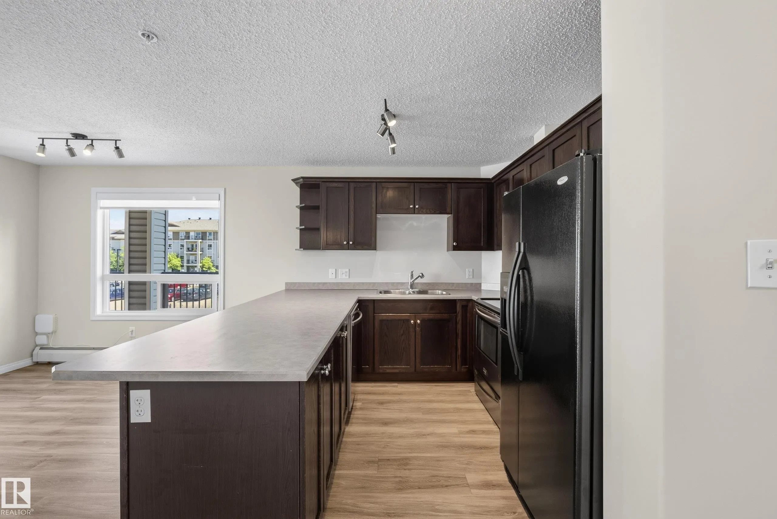 7331 SOUTH TERWILLEGAR Drive