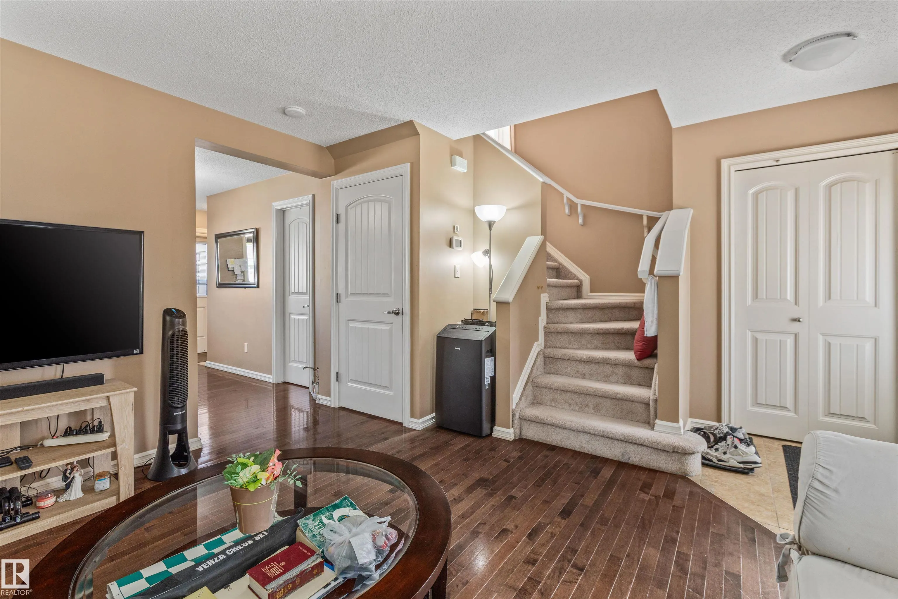 949 VALOUR Way