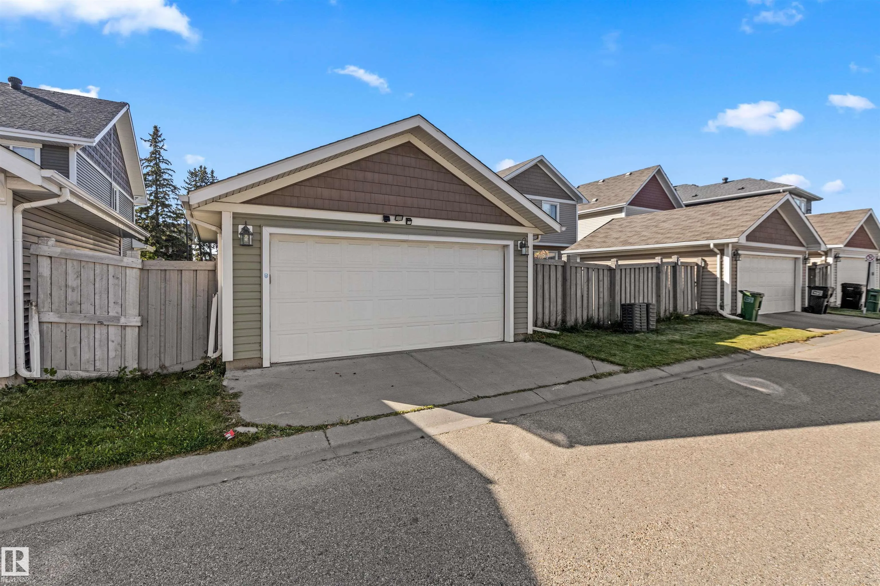 949 VALOUR Way