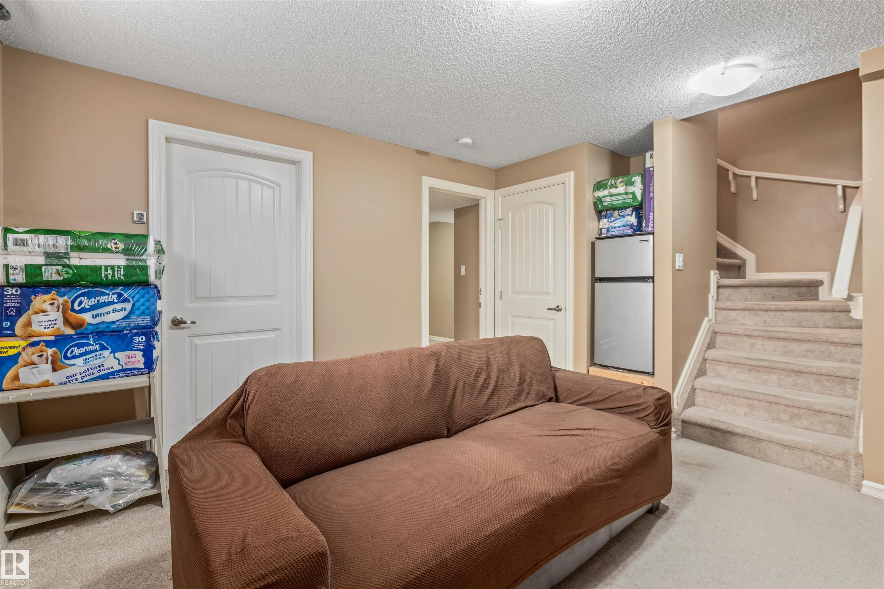 949 VALOUR Way