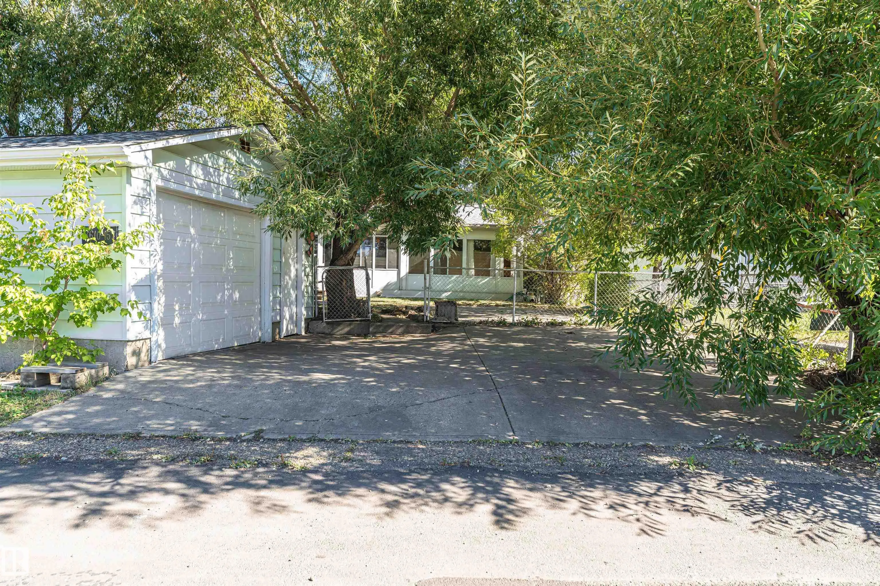 8610 157 Street