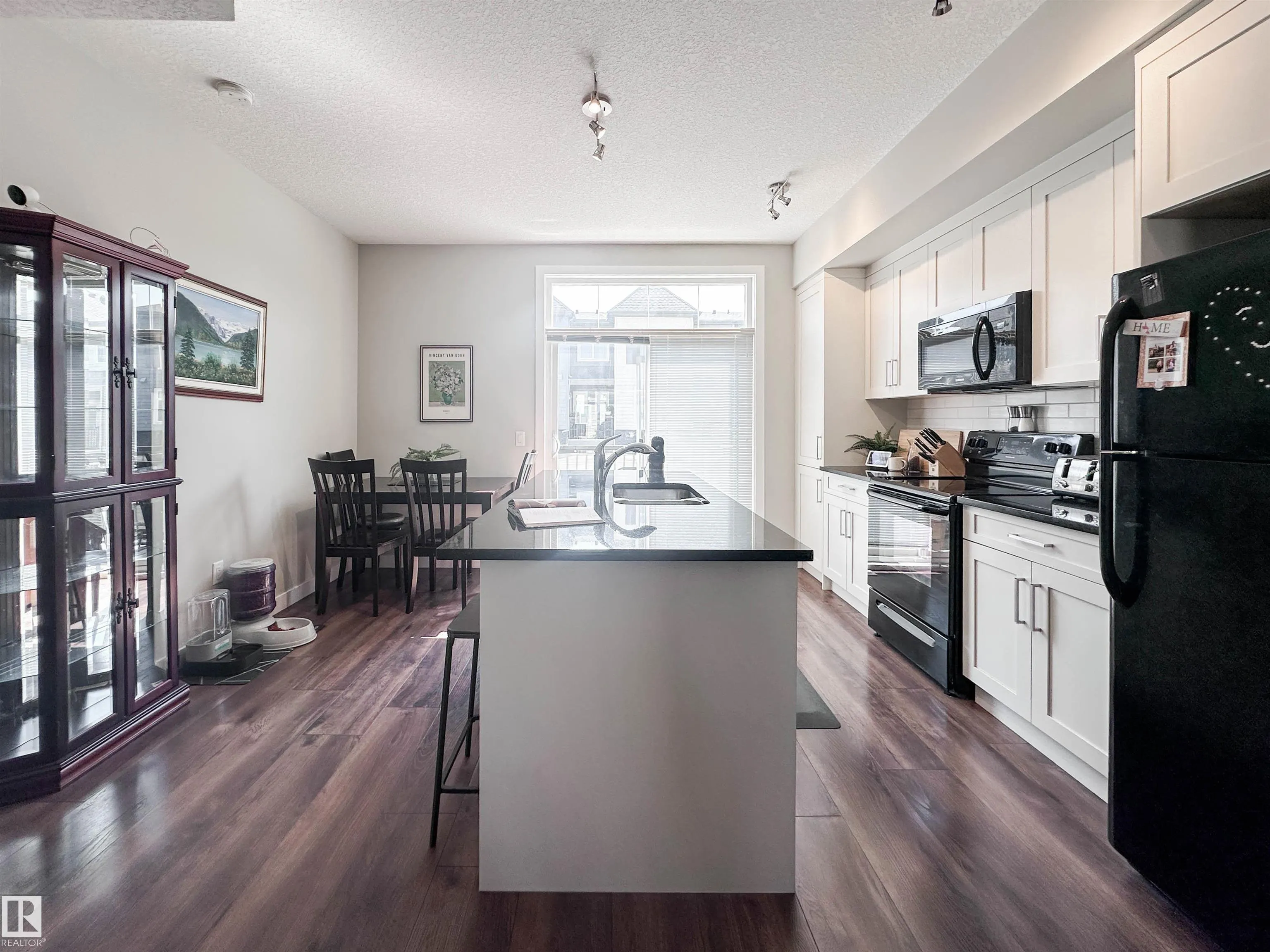 600 BELLEROSE Drive