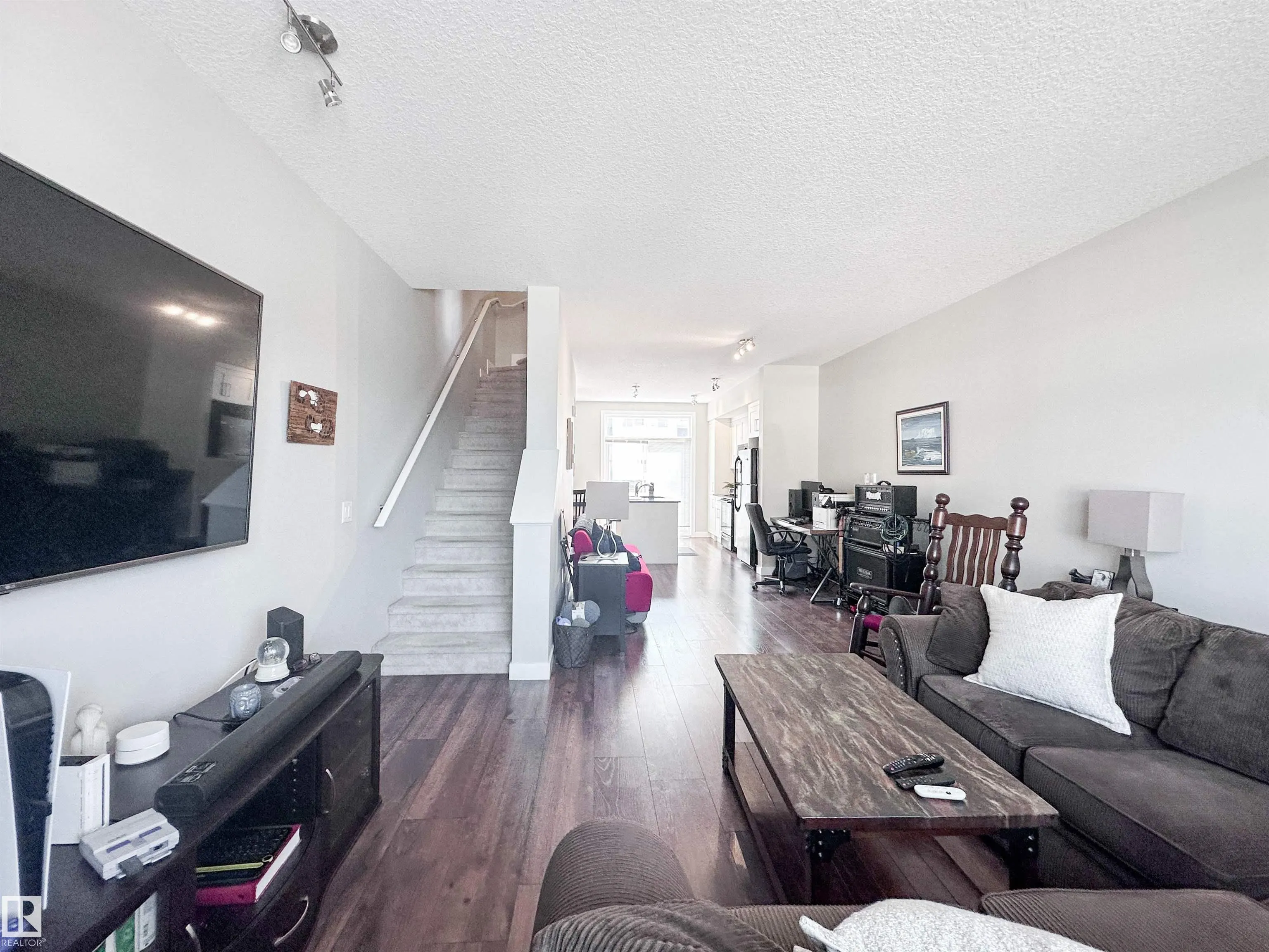 600 BELLEROSE Drive