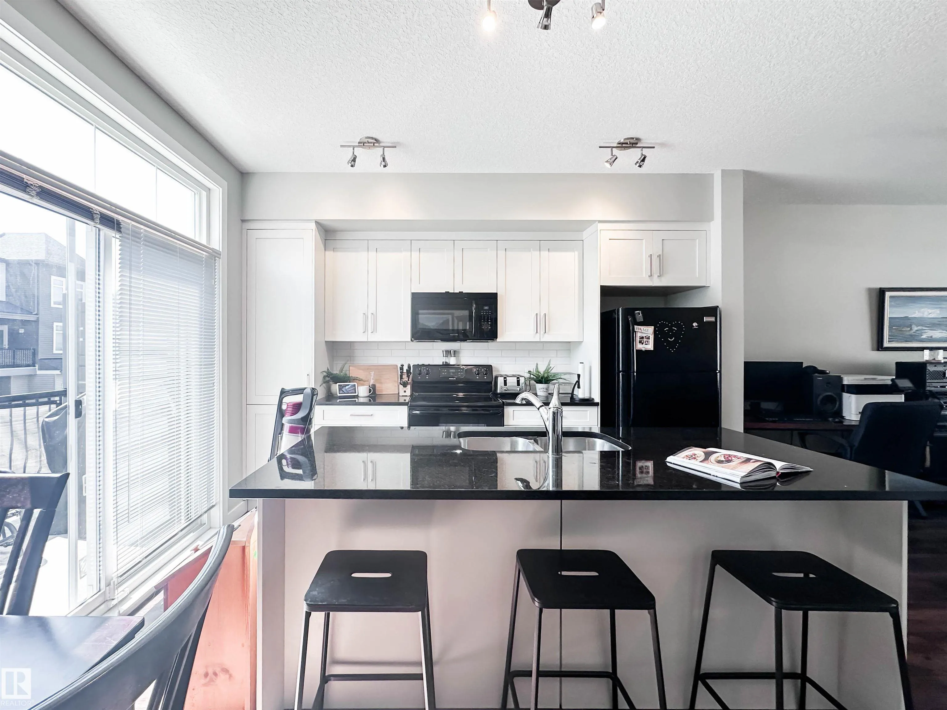 600 BELLEROSE Drive