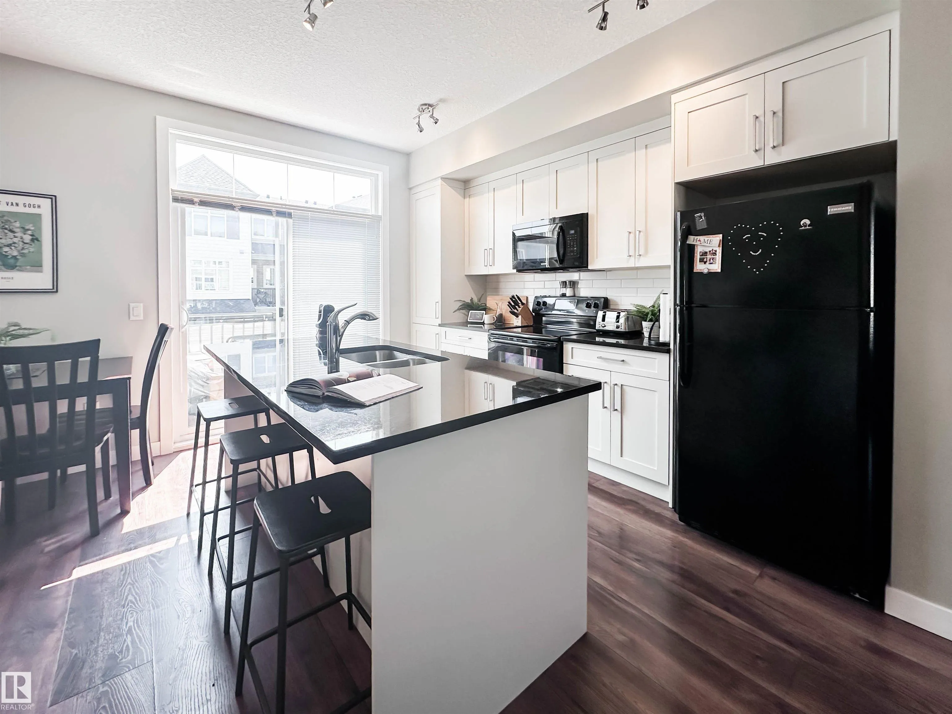 600 BELLEROSE Drive