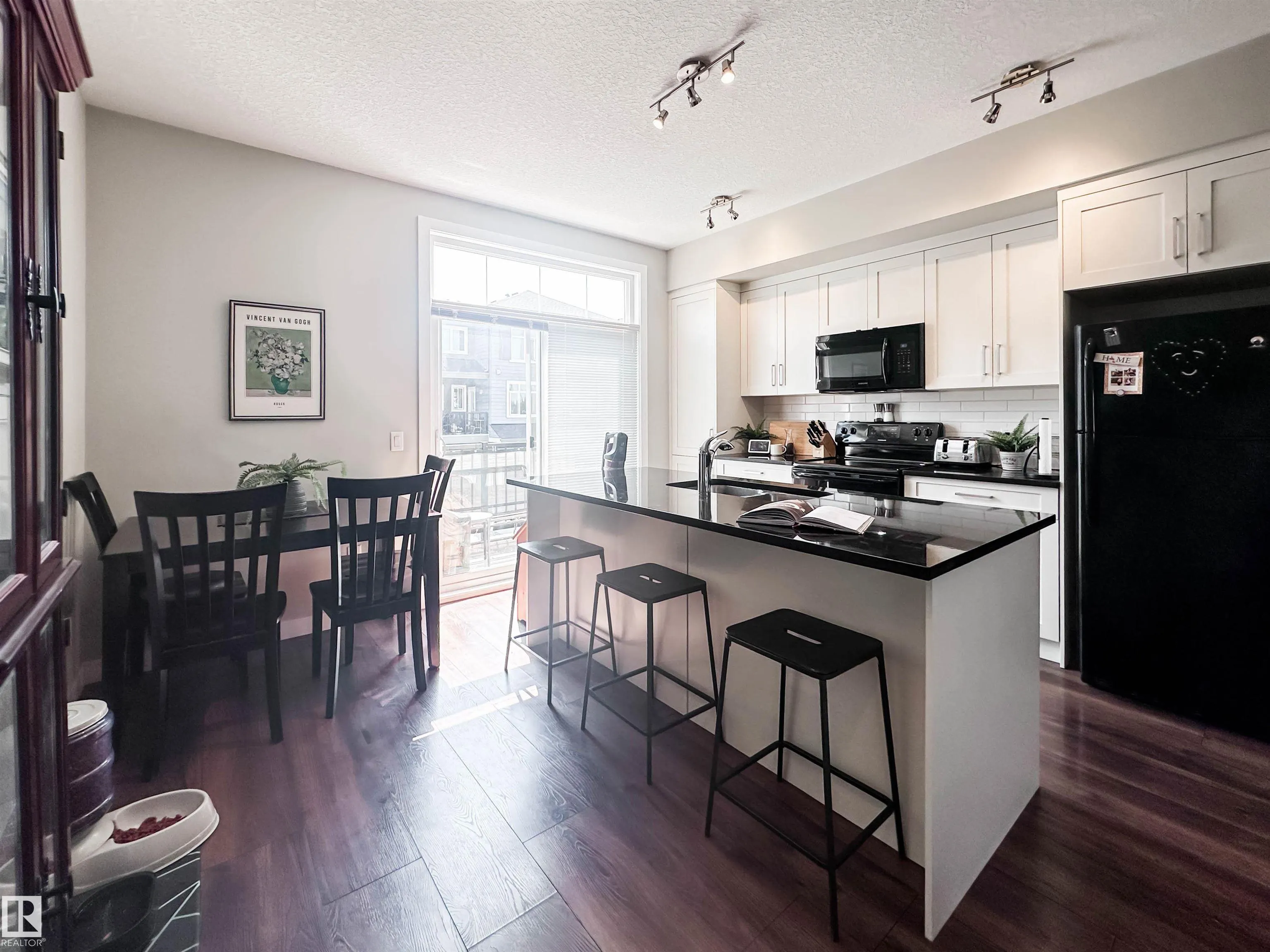 600 BELLEROSE Drive