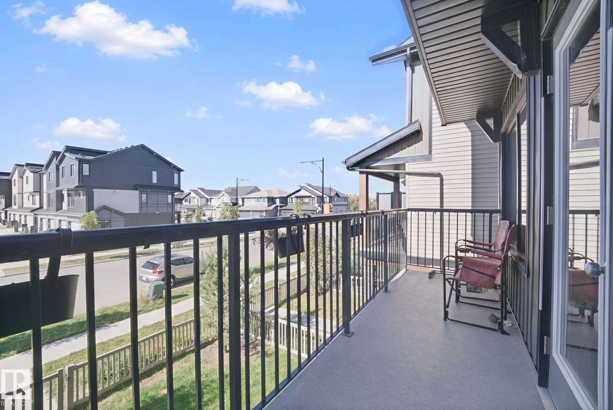 612 KINGLET Boulevard