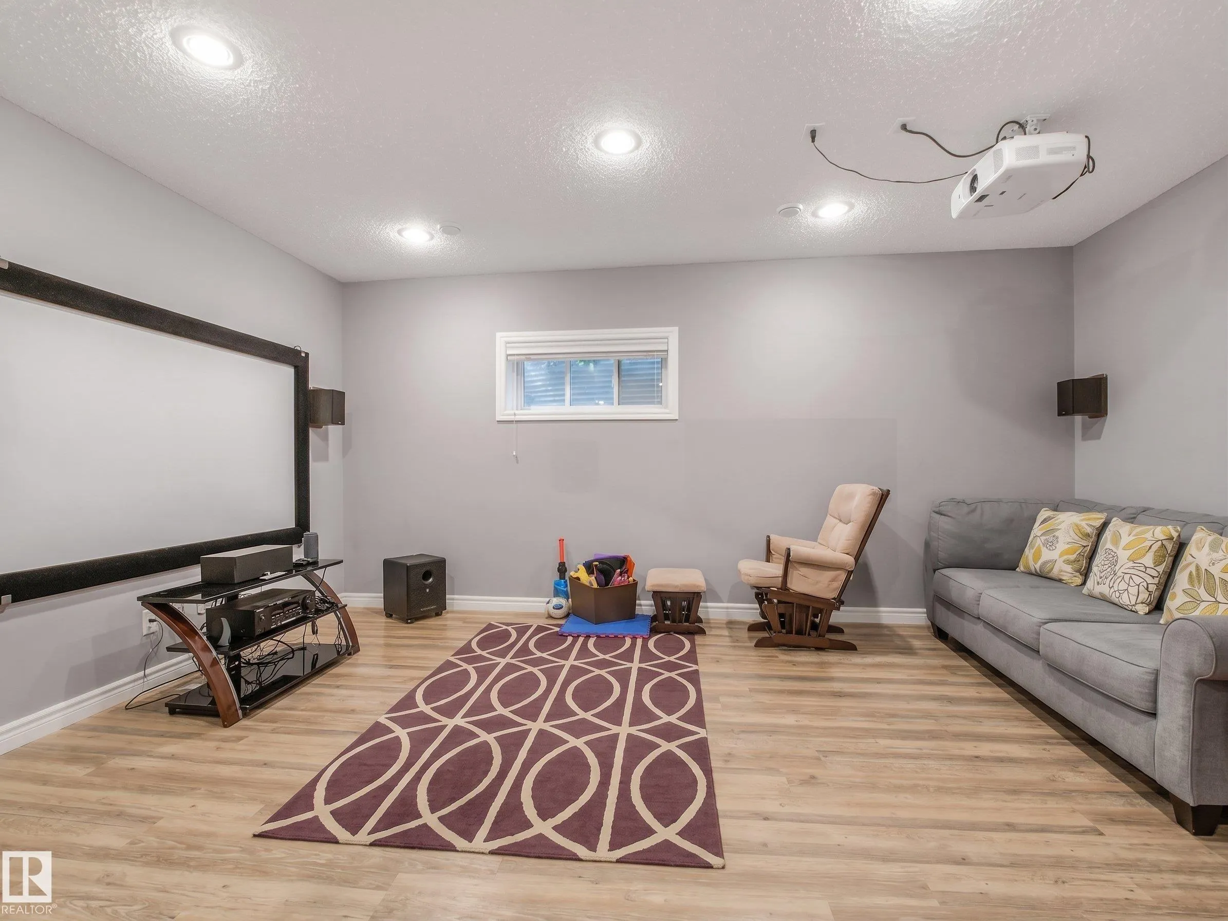 3711 WESTCLIFF Way