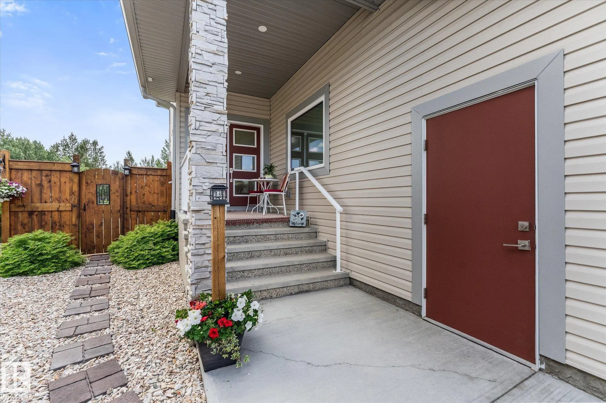 283 Silverstone Crescent