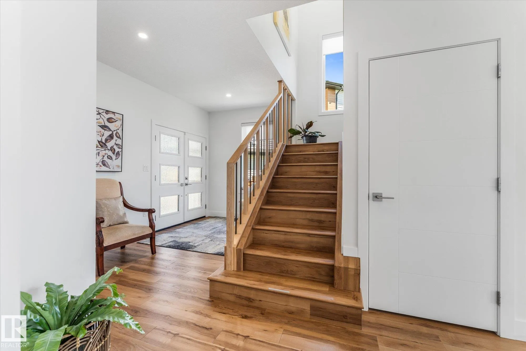 283 Silverstone Crescent