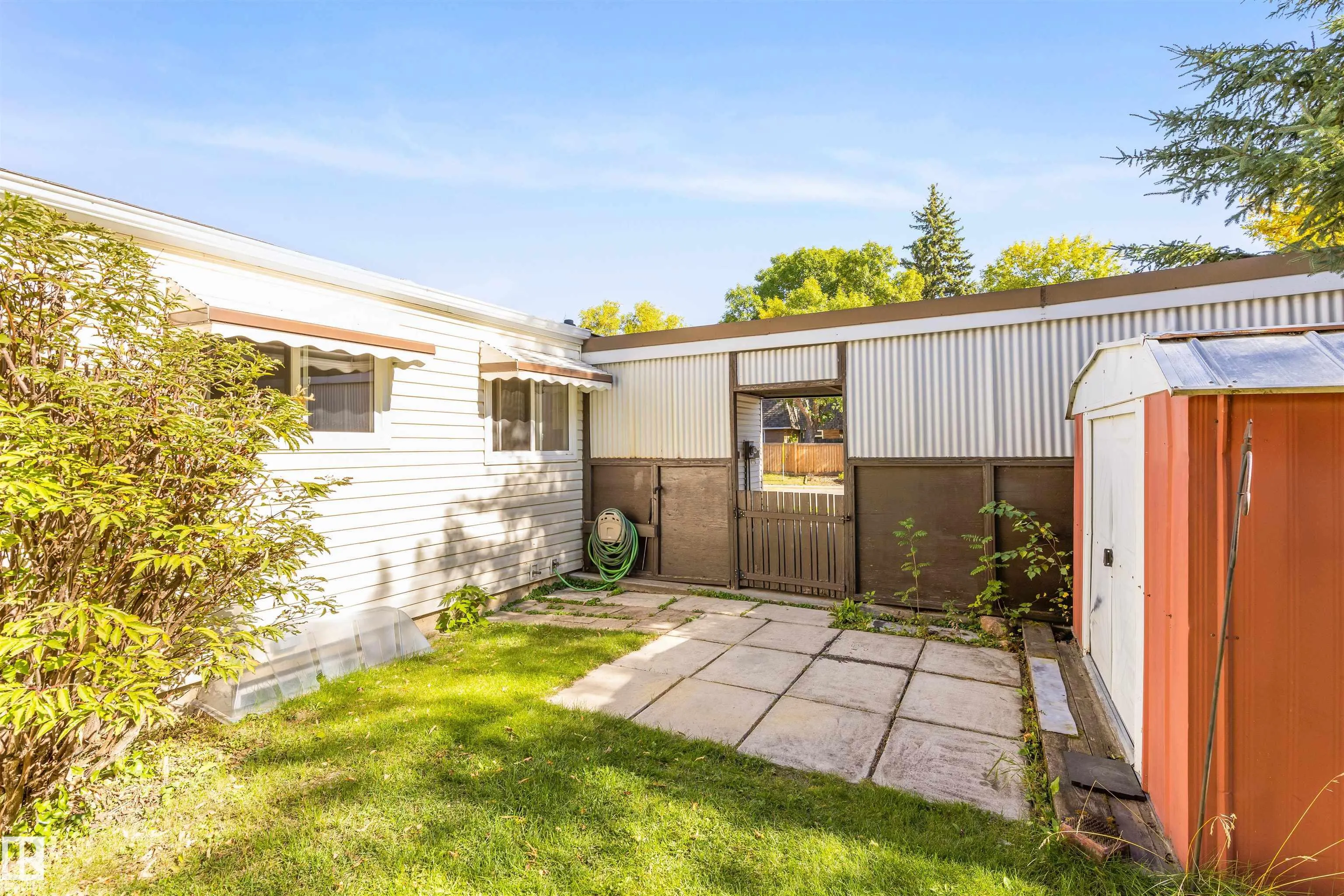 31 GREENFIELD Estates