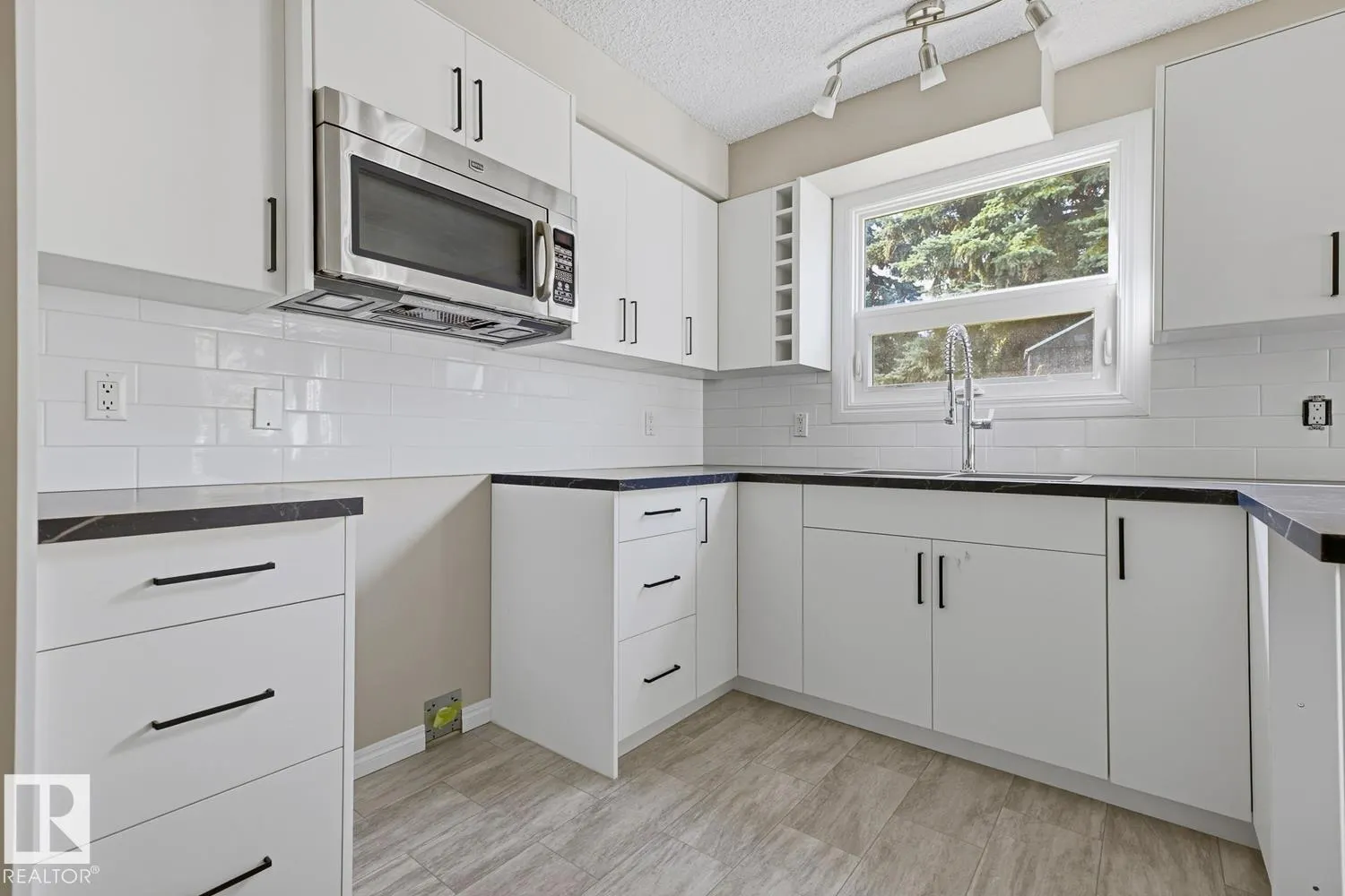 10621 BEAUMARIS Road