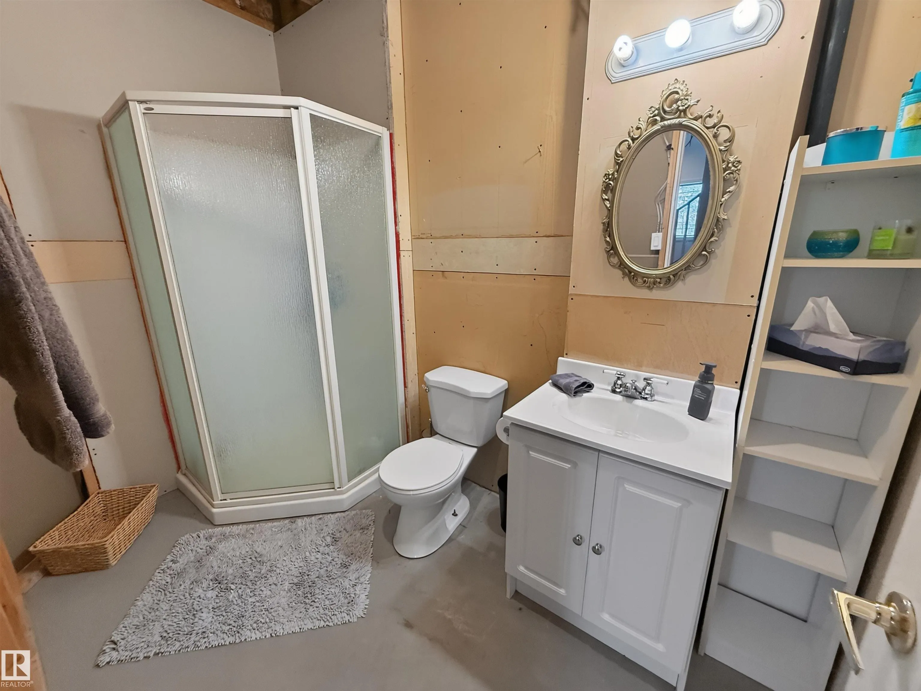 225 BAYVIEW Drive