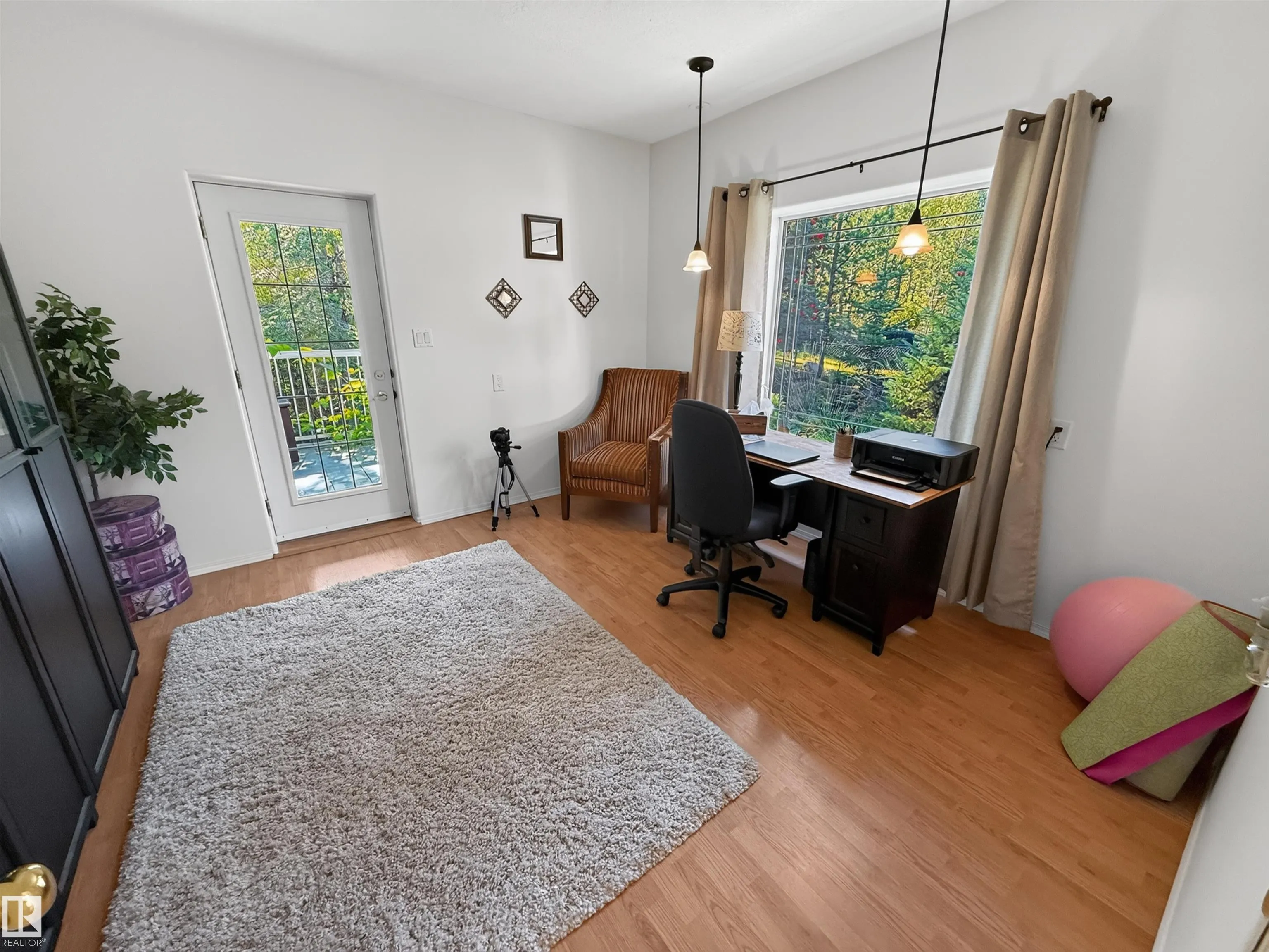 225 BAYVIEW Drive