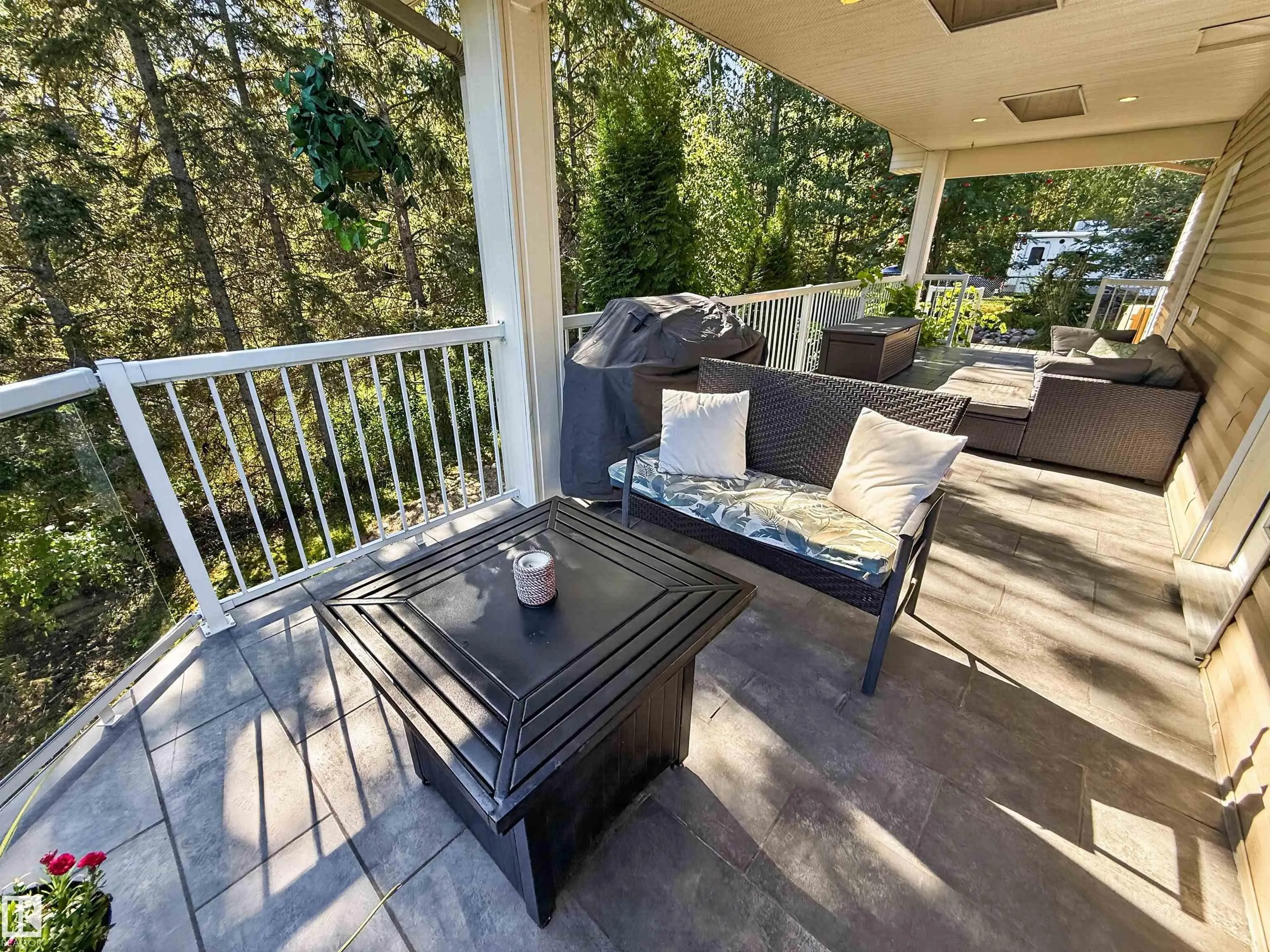 225 BAYVIEW Drive