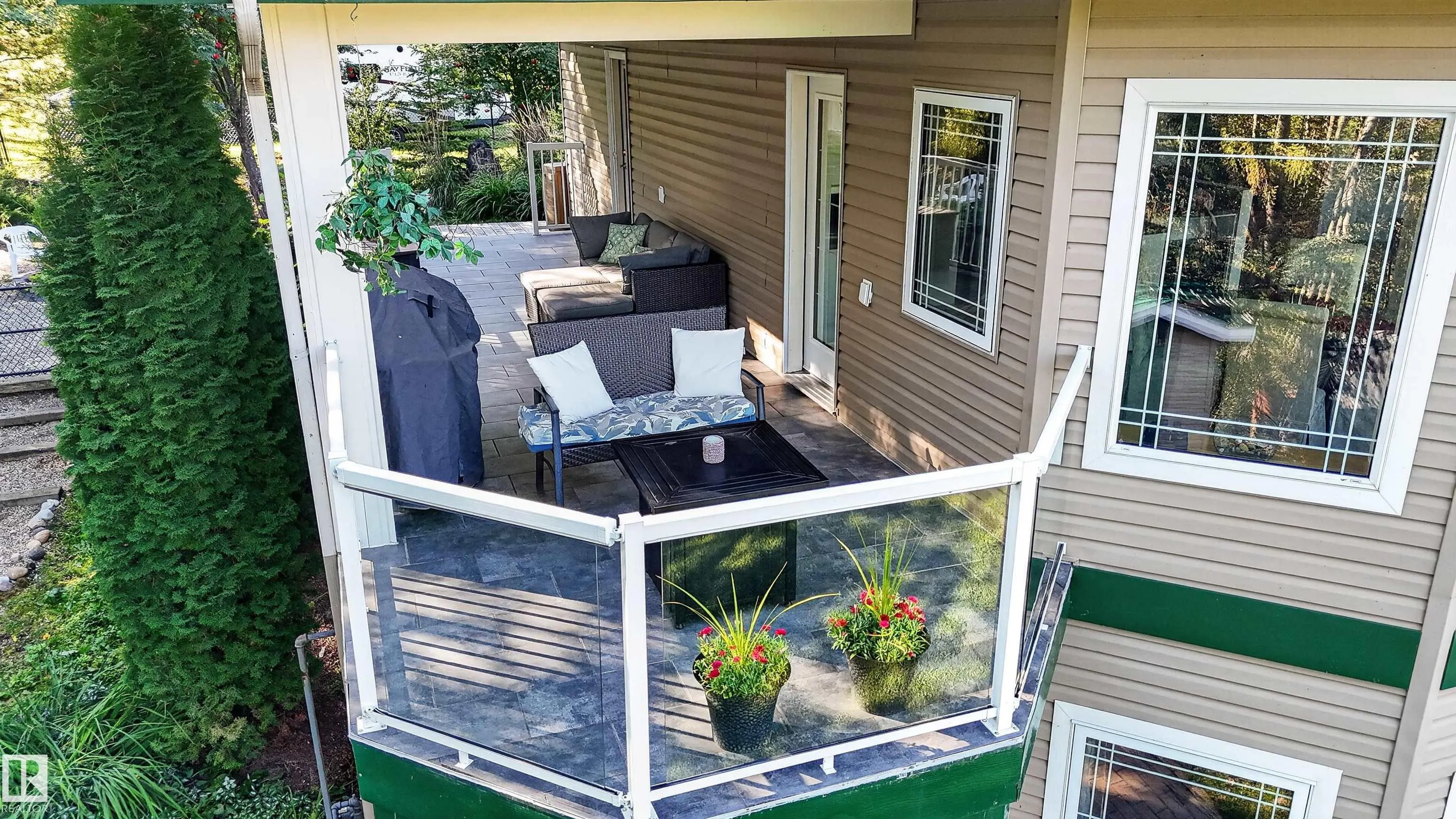 225 BAYVIEW Drive