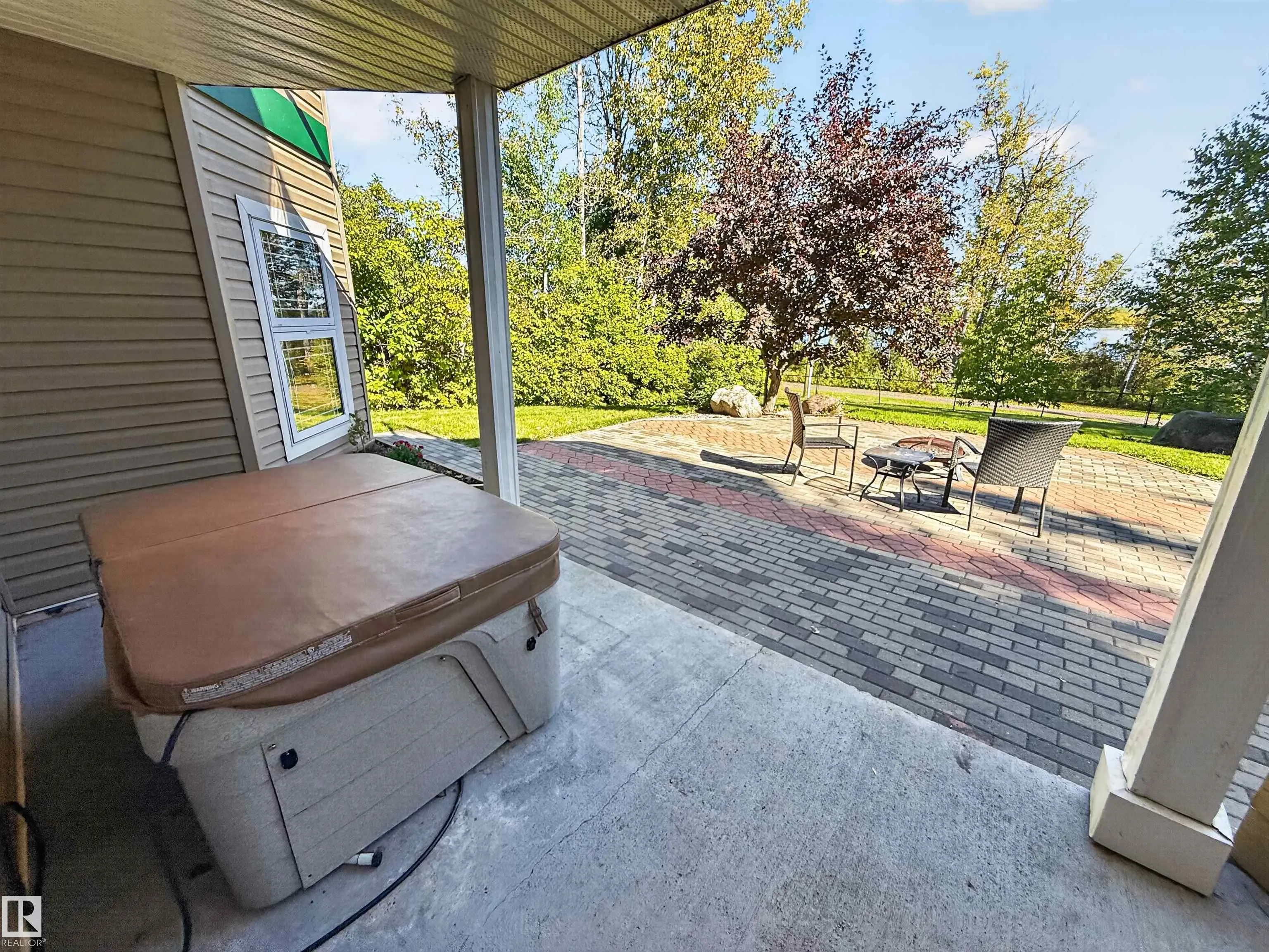 225 BAYVIEW Drive