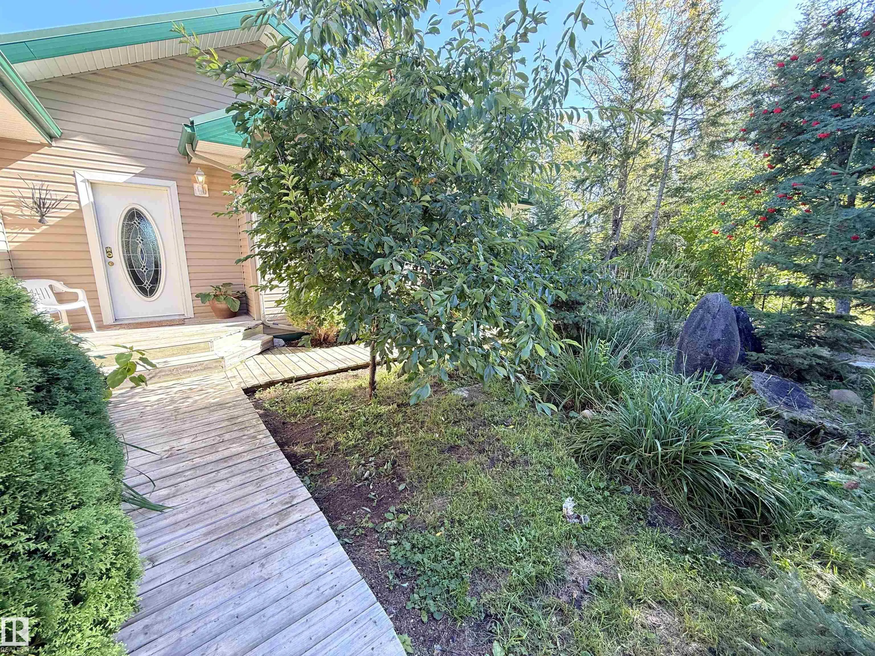 225 BAYVIEW Drive