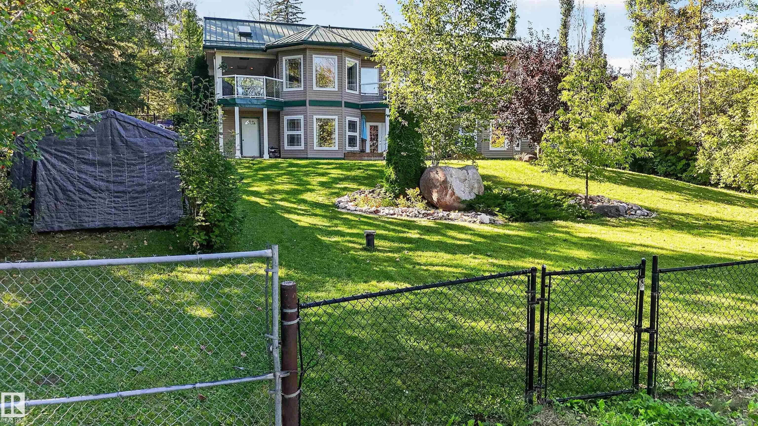 225 BAYVIEW Drive