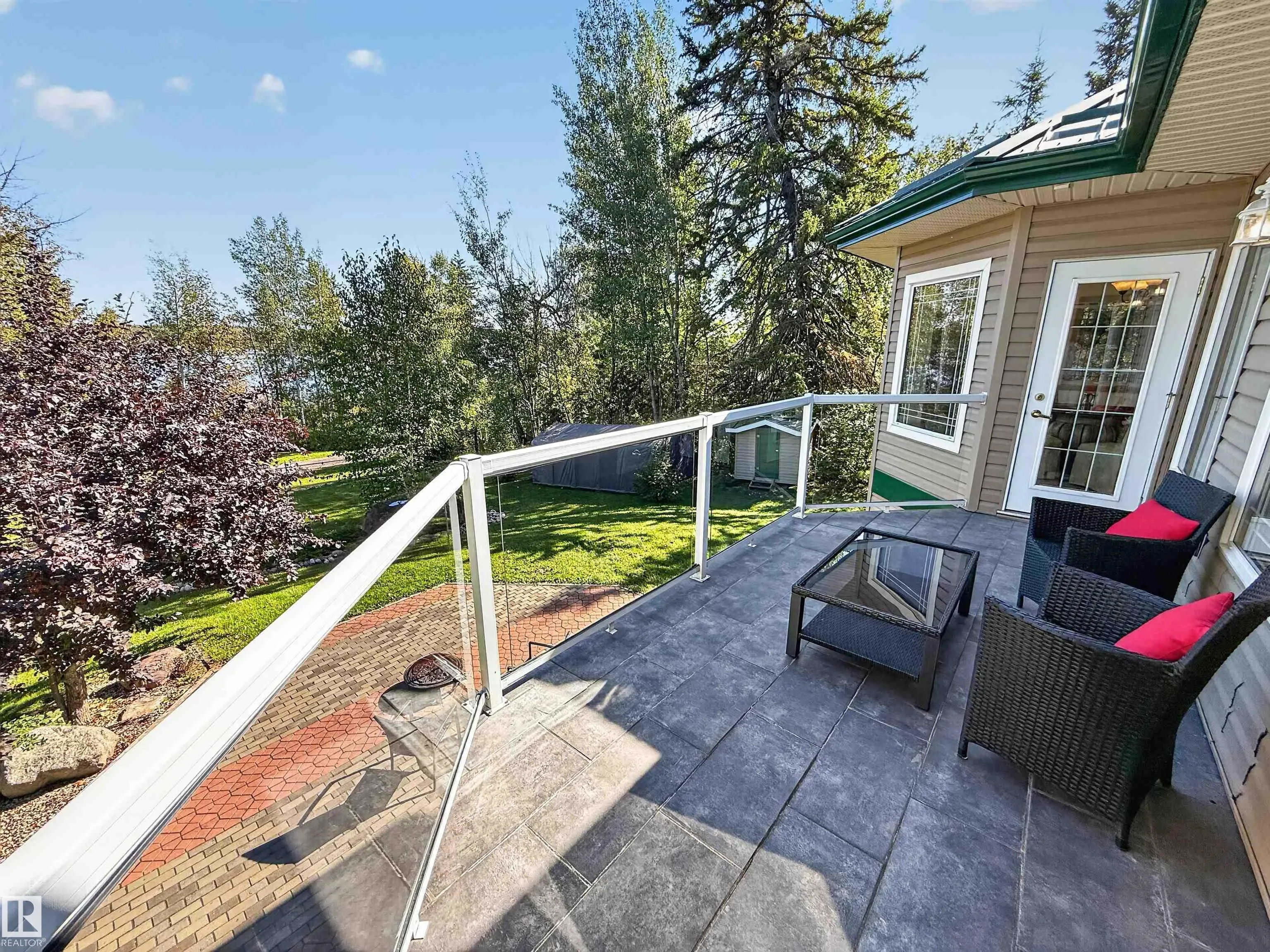 225 BAYVIEW Drive