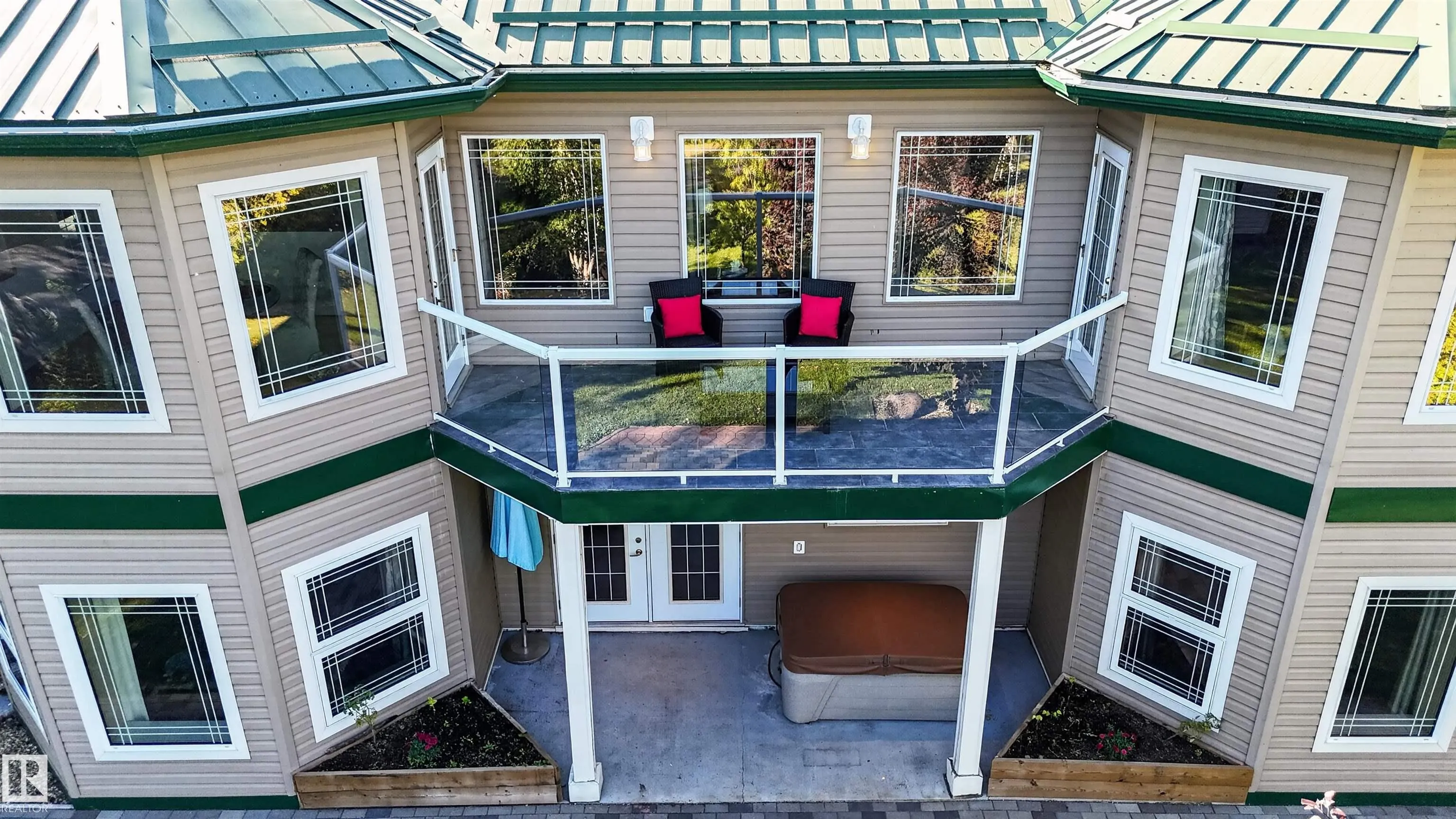 225 BAYVIEW Drive