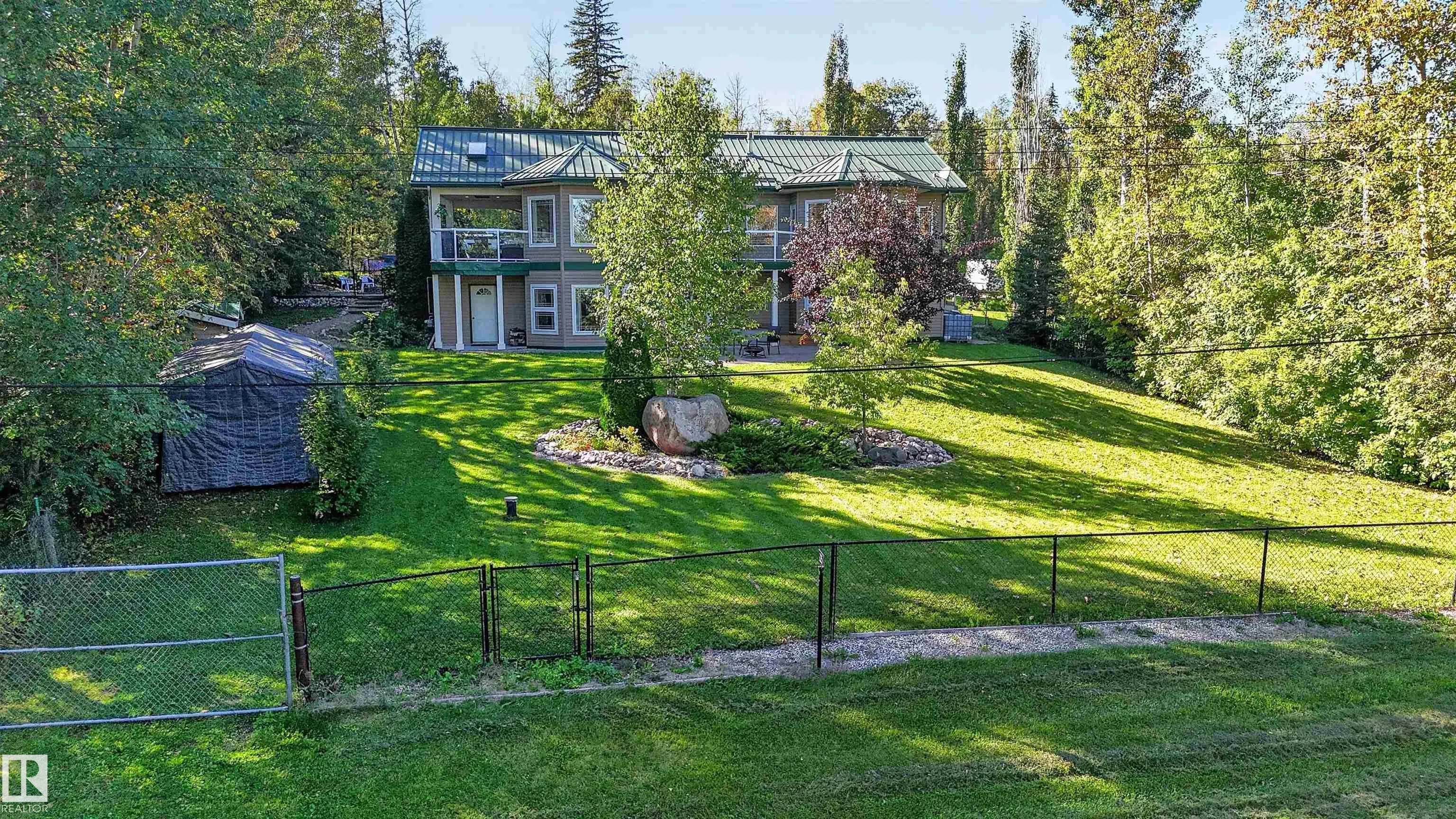 225 BAYVIEW Drive