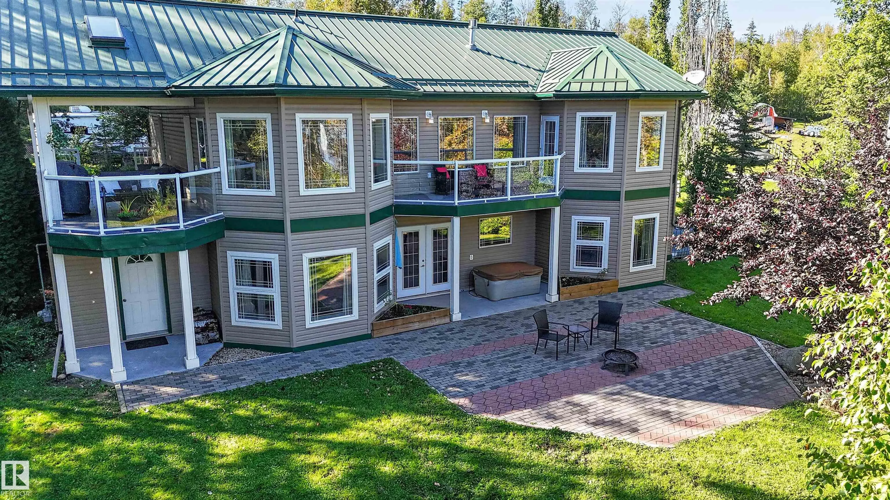 225 BAYVIEW Drive