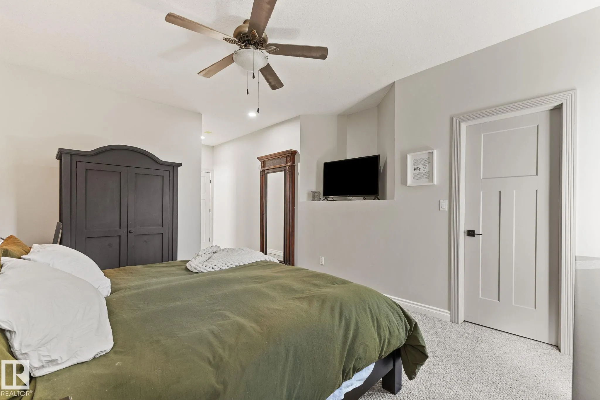 17 RIDGEROCK Point(e)