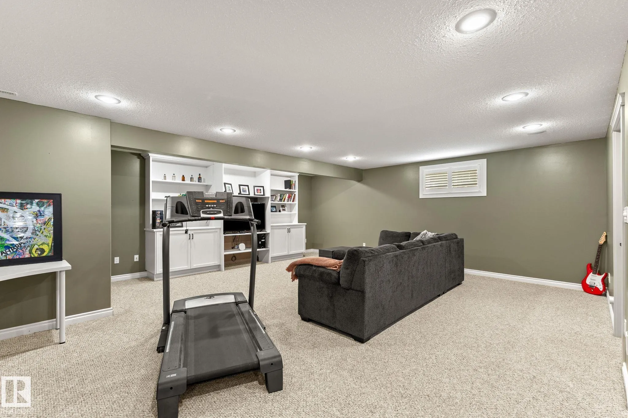 17 RIDGEROCK Point(e)