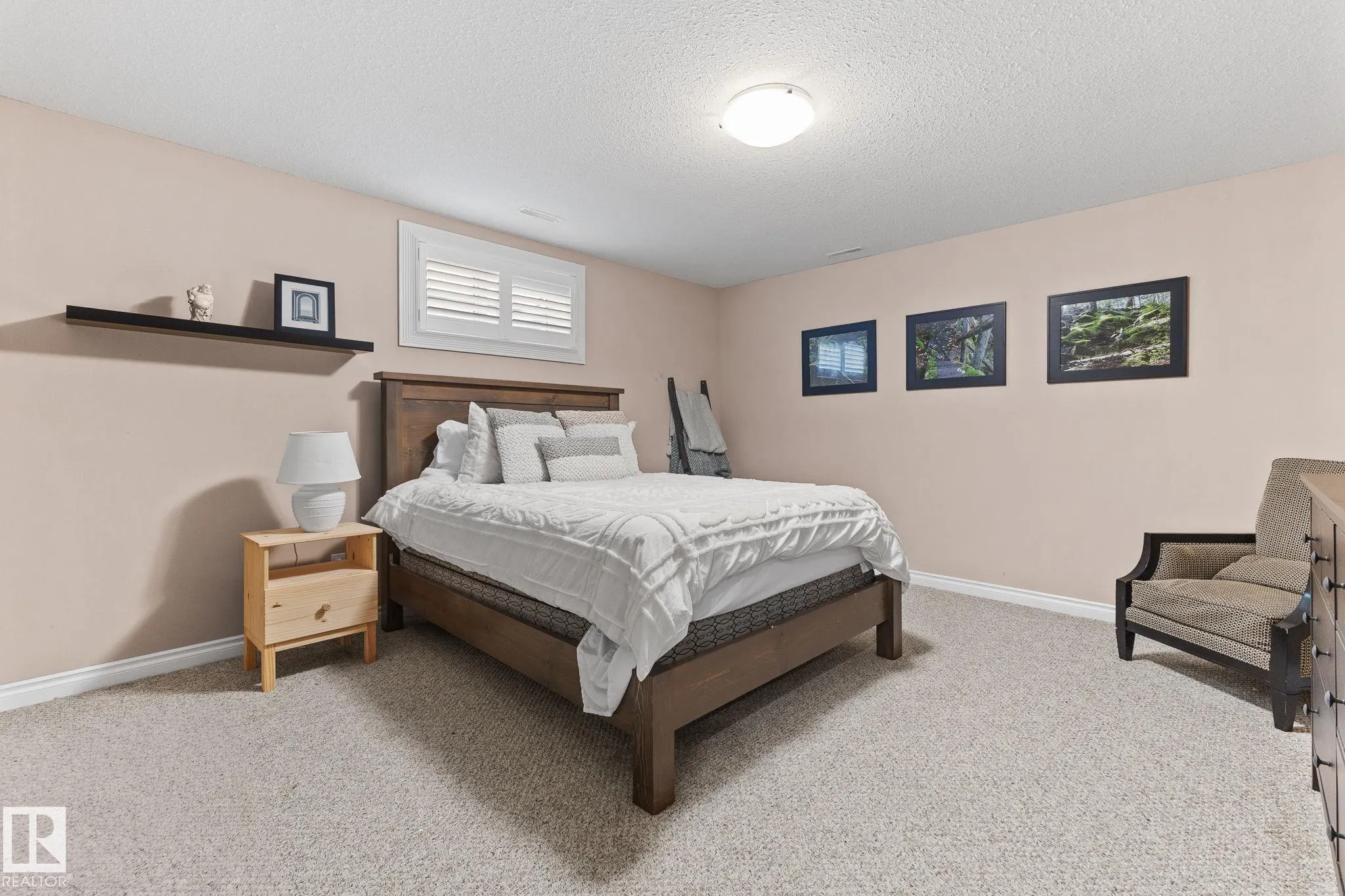 17 RIDGEROCK Point(e)