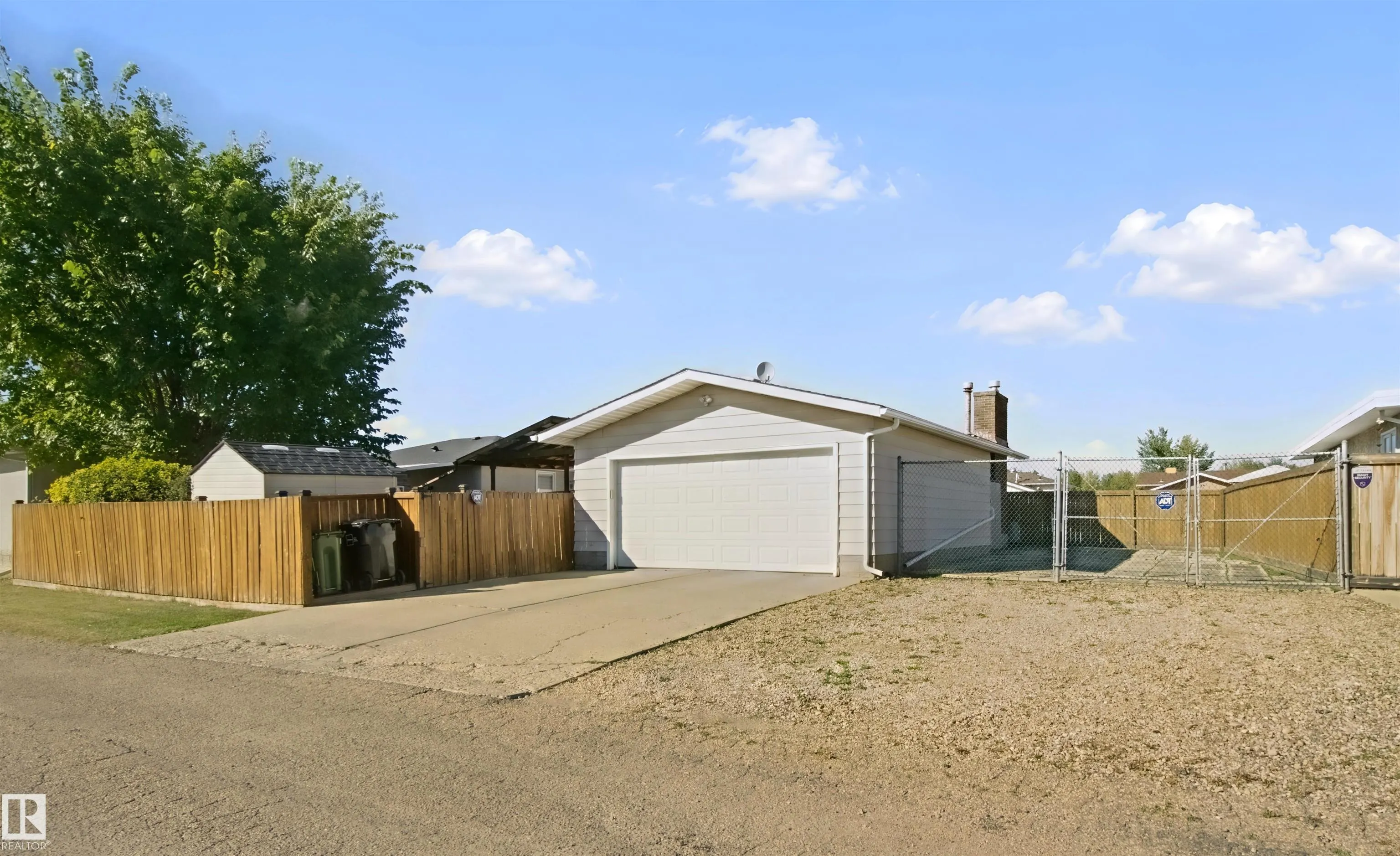 11439 144 Avenue