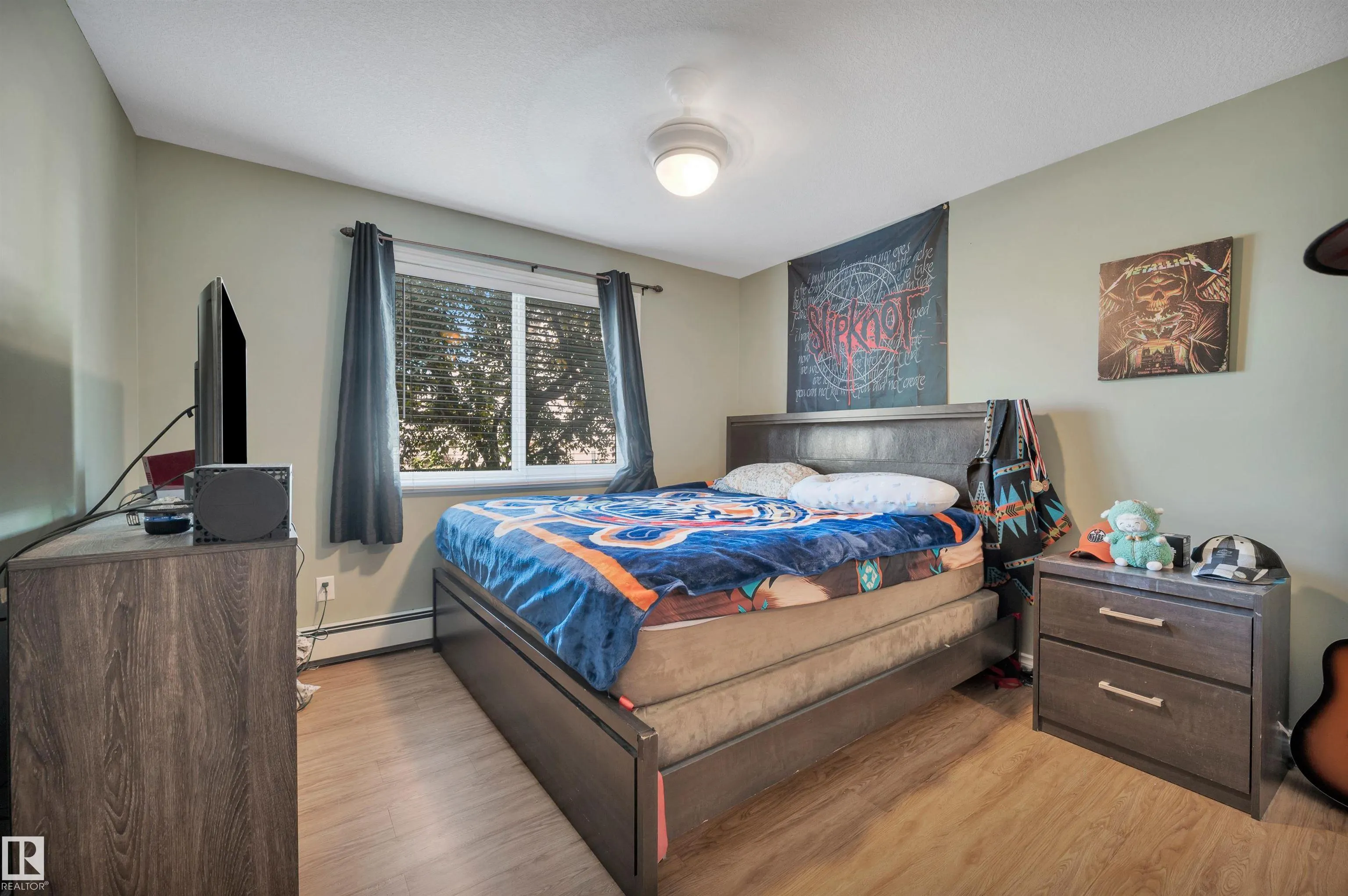 50 WOODSMERE Close