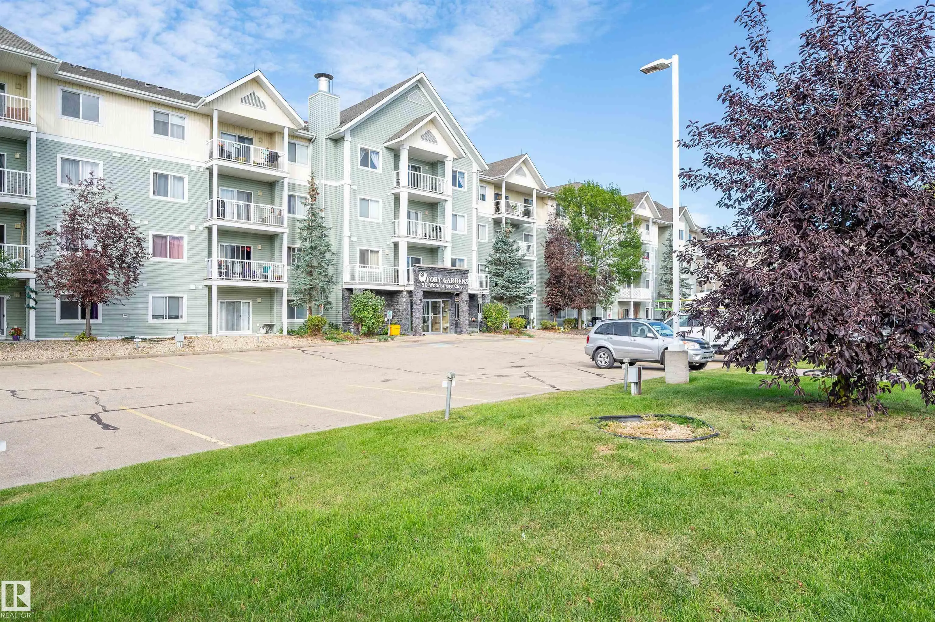 50 WOODSMERE Close