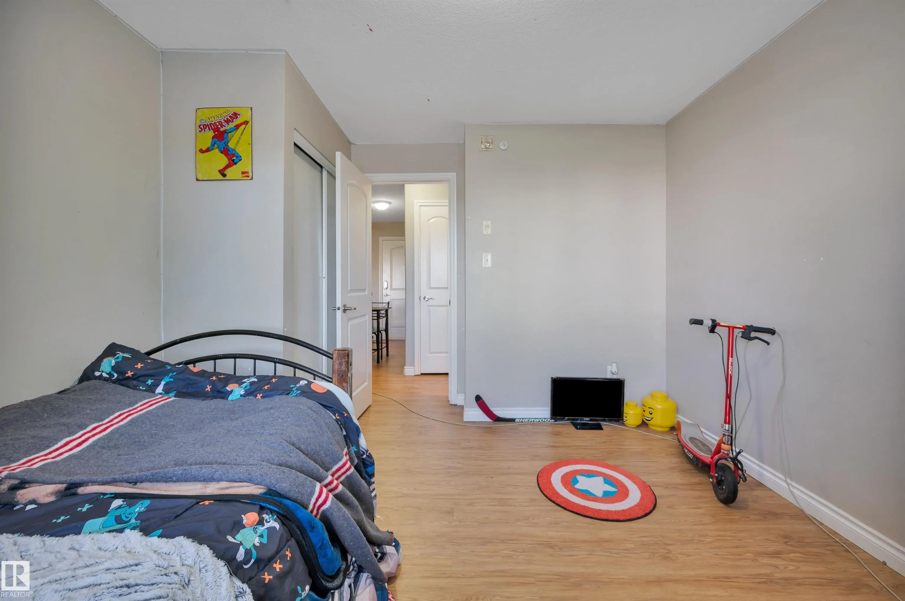 50 WOODSMERE Close