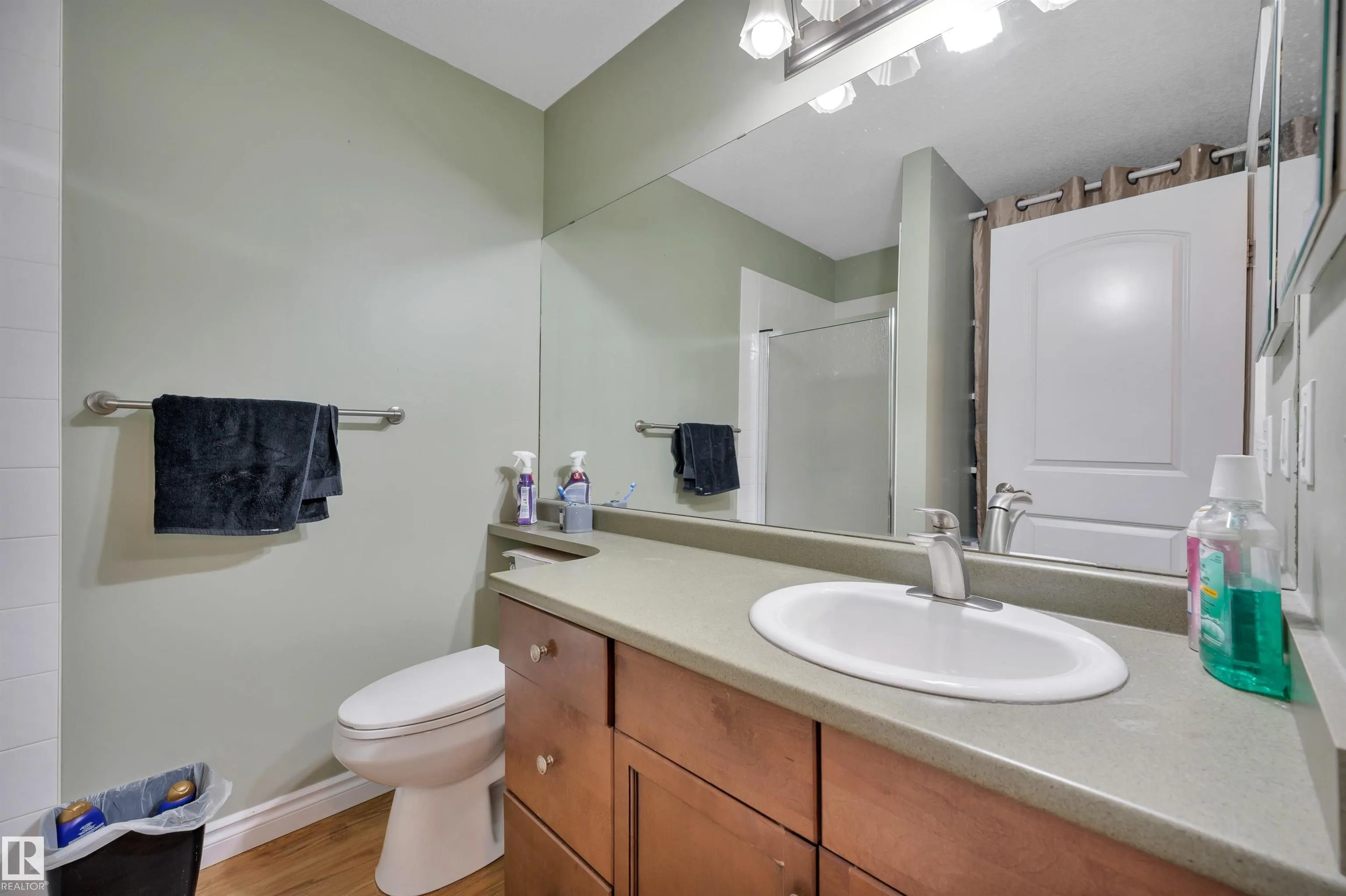 50 WOODSMERE Close