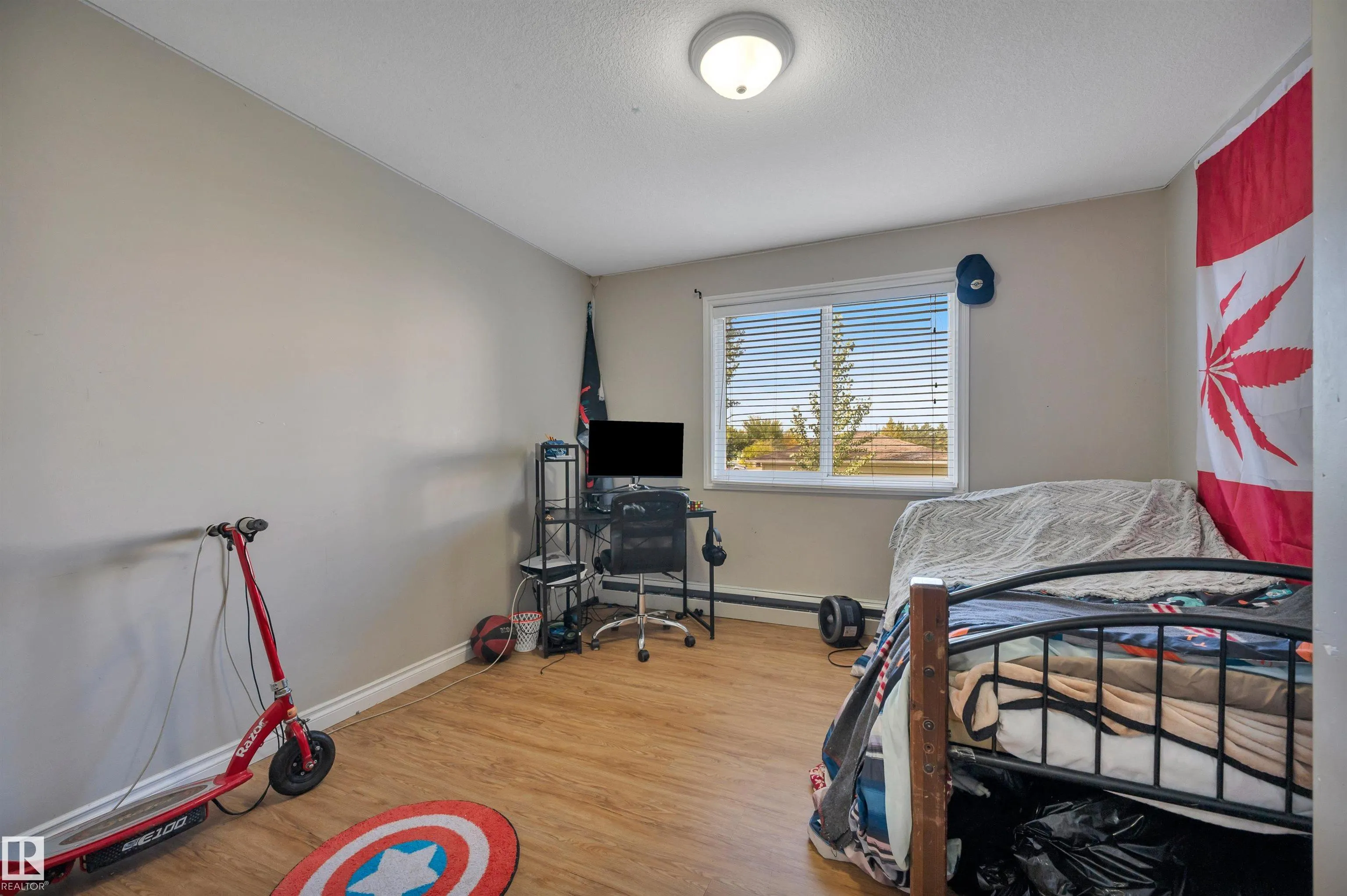 50 WOODSMERE Close