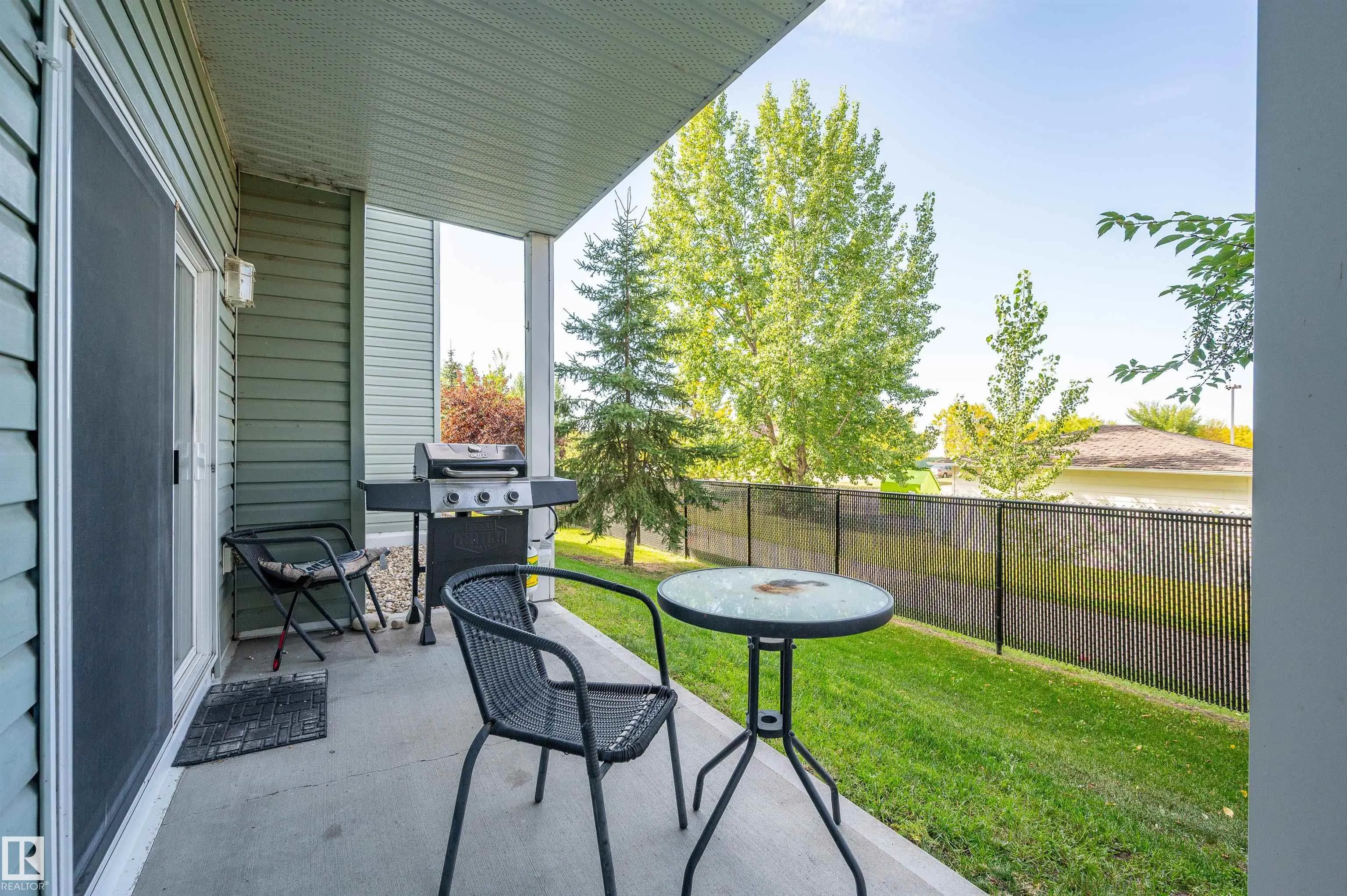 50 WOODSMERE Close