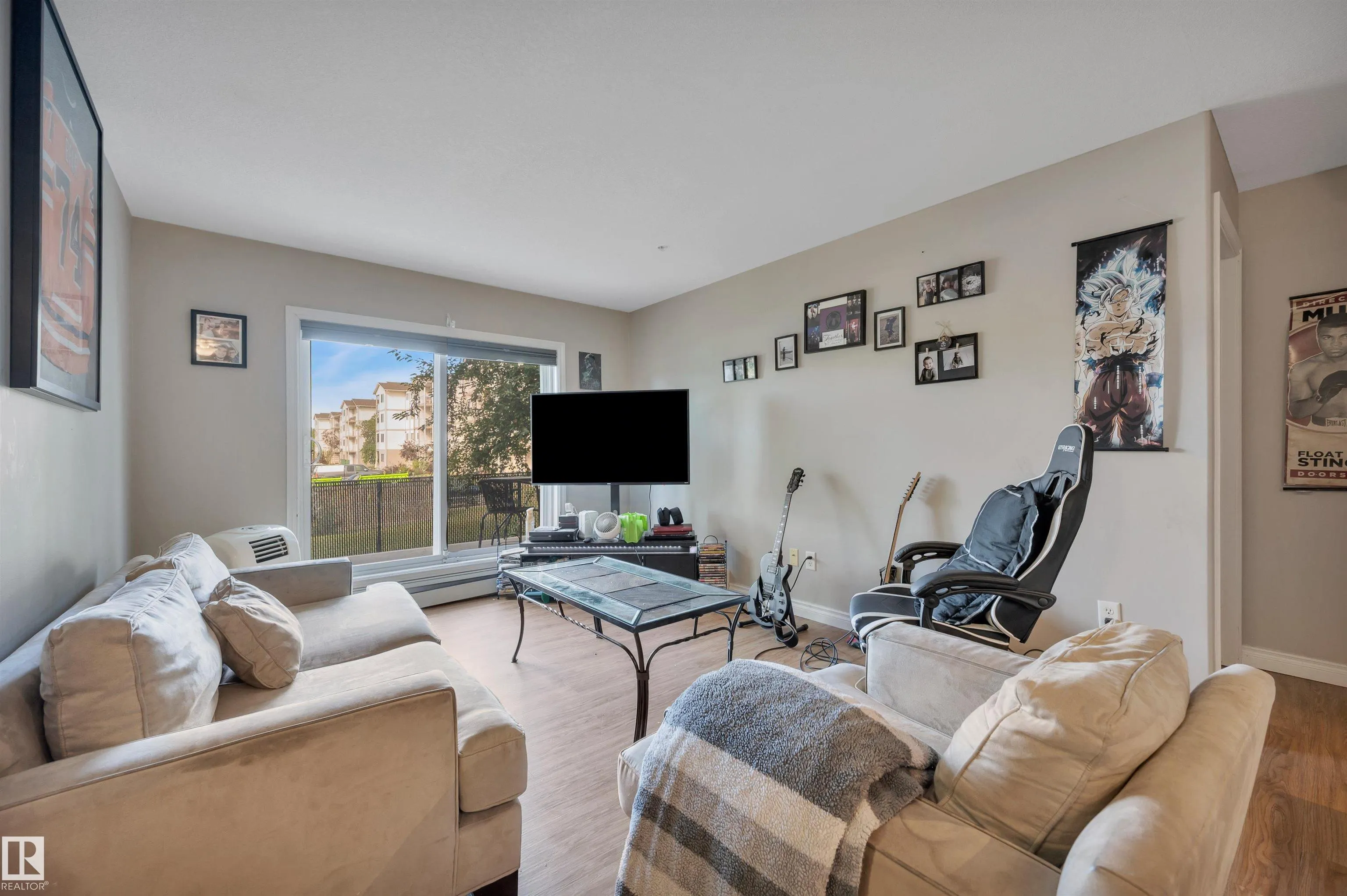 50 WOODSMERE Close